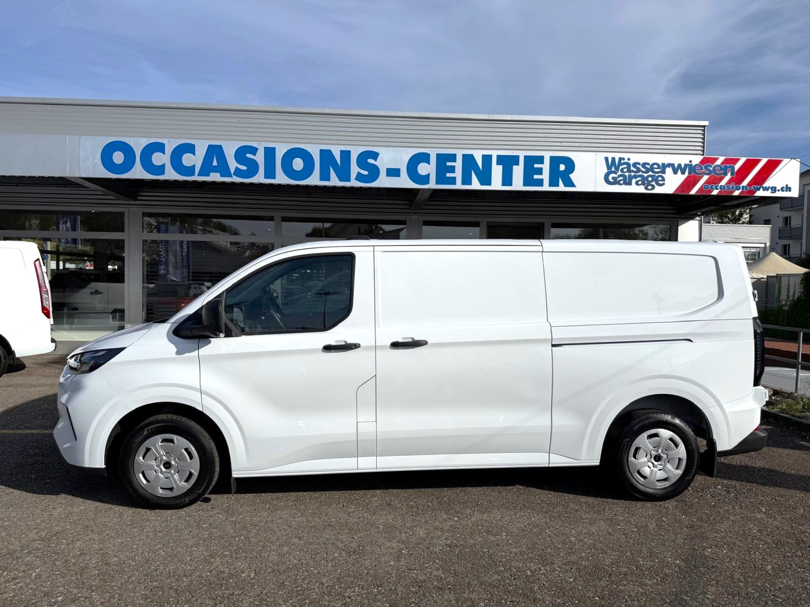 FORD Transit Custom Van 320 L2H1 Trend Automat-image-13