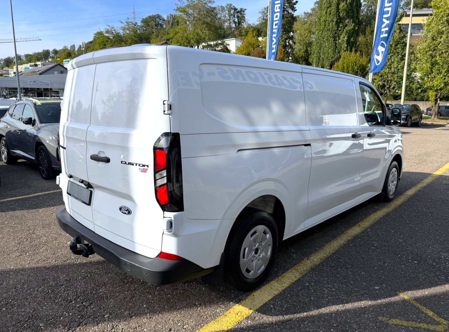 FORD Transit Custom Van 320 L2H1 Trend Automat-image-7