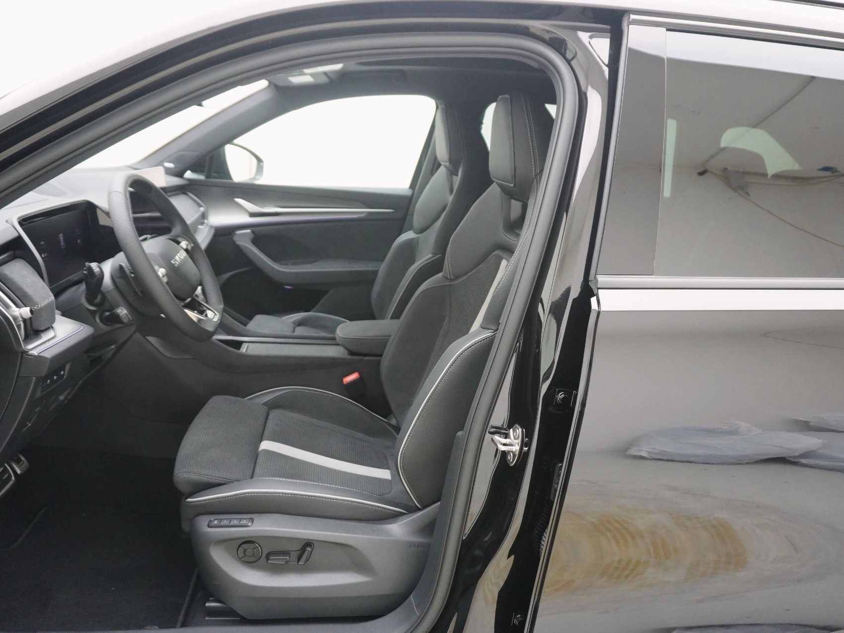 SKODA Kodiaq 2.0 TSI SportLine-image-12