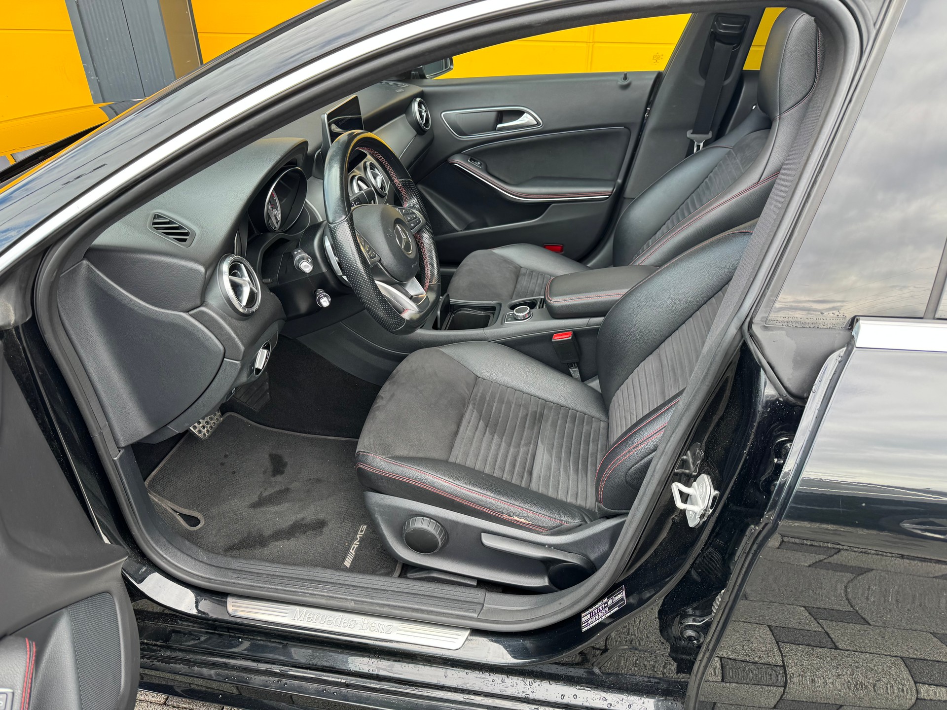 MERCEDES-BENZ CLA 220 CDI AMG Line 4Matic 7G-DCT-image-13