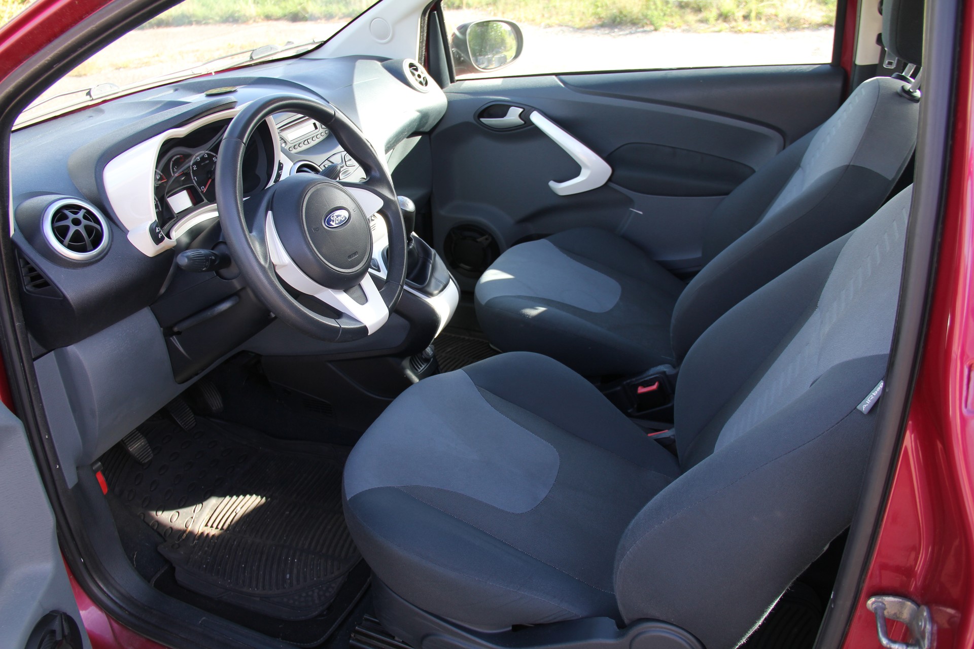 FORD KA 1.25 Titanium+-image-7