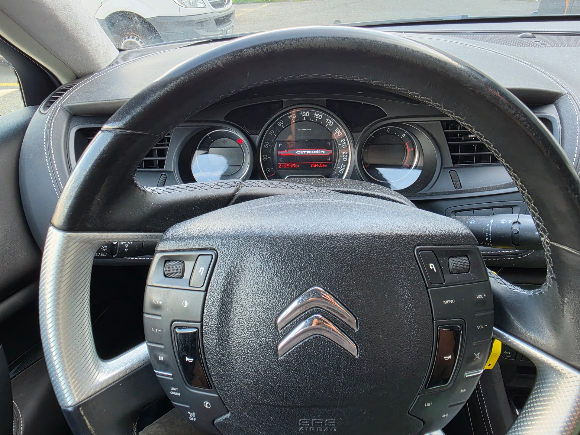 CITROEN C5 Berline 3.0 HDi V6 Exclusive Automatic-image-12