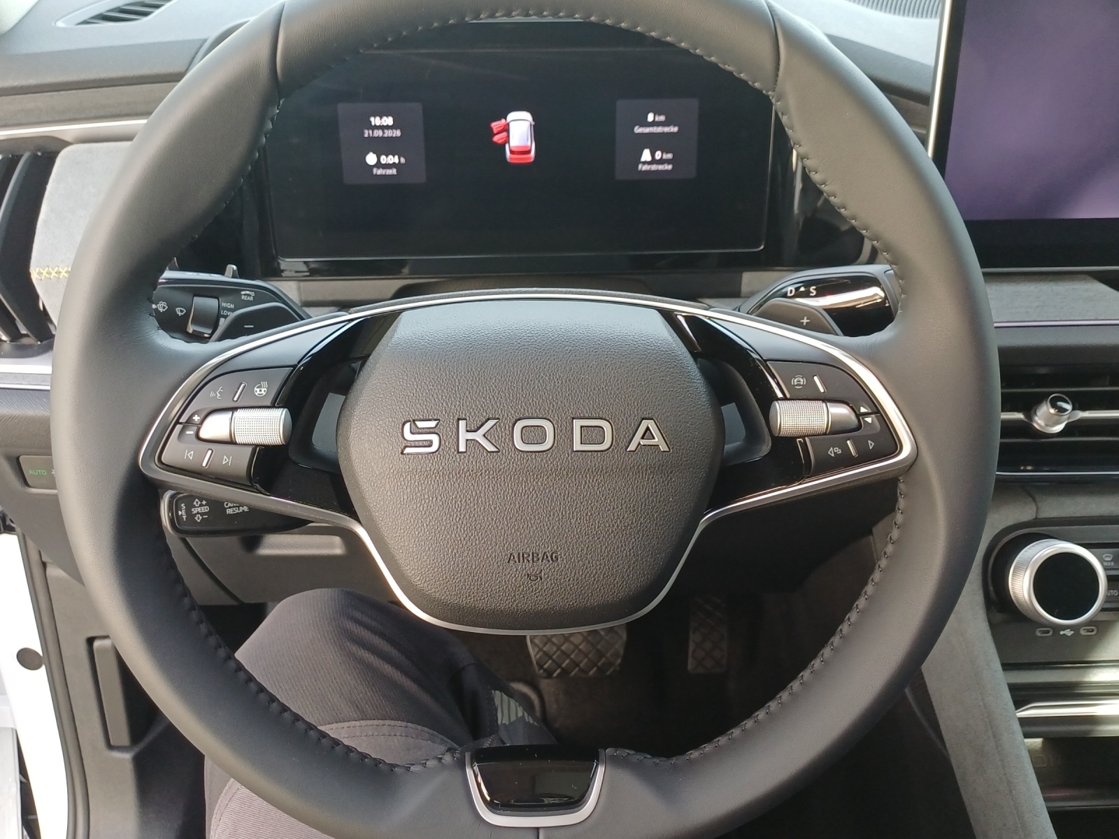 SKODA Kodiaq 2.0 TSI Selection 4x4-image-9