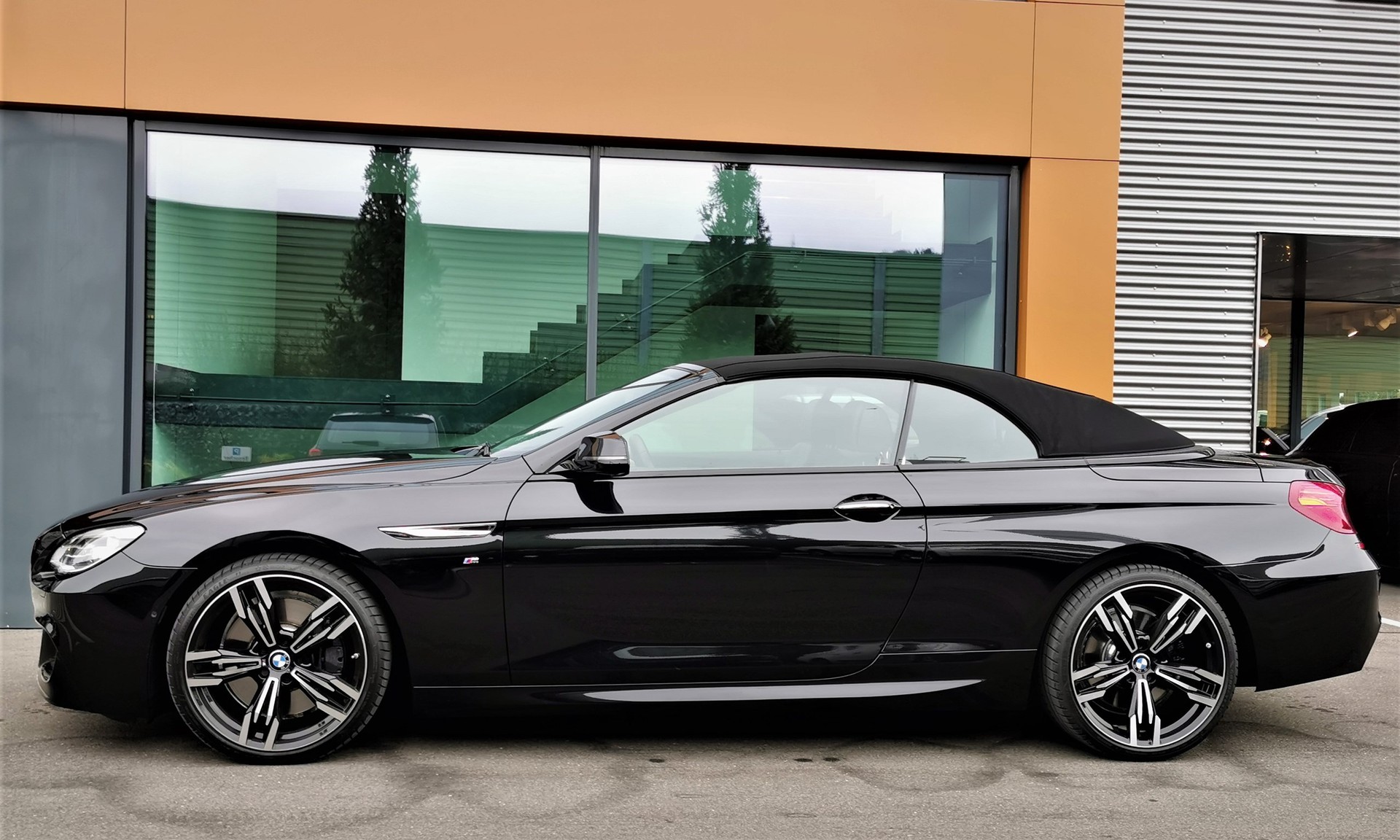 BMW 650i xDrive-image-3