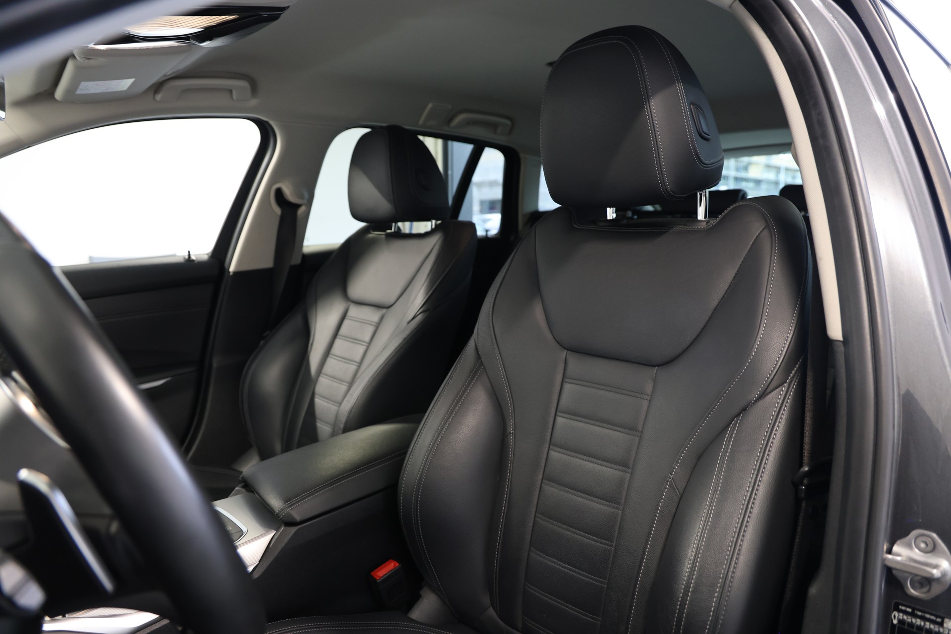 BMW 320d xDrive SAG Touring-image-6