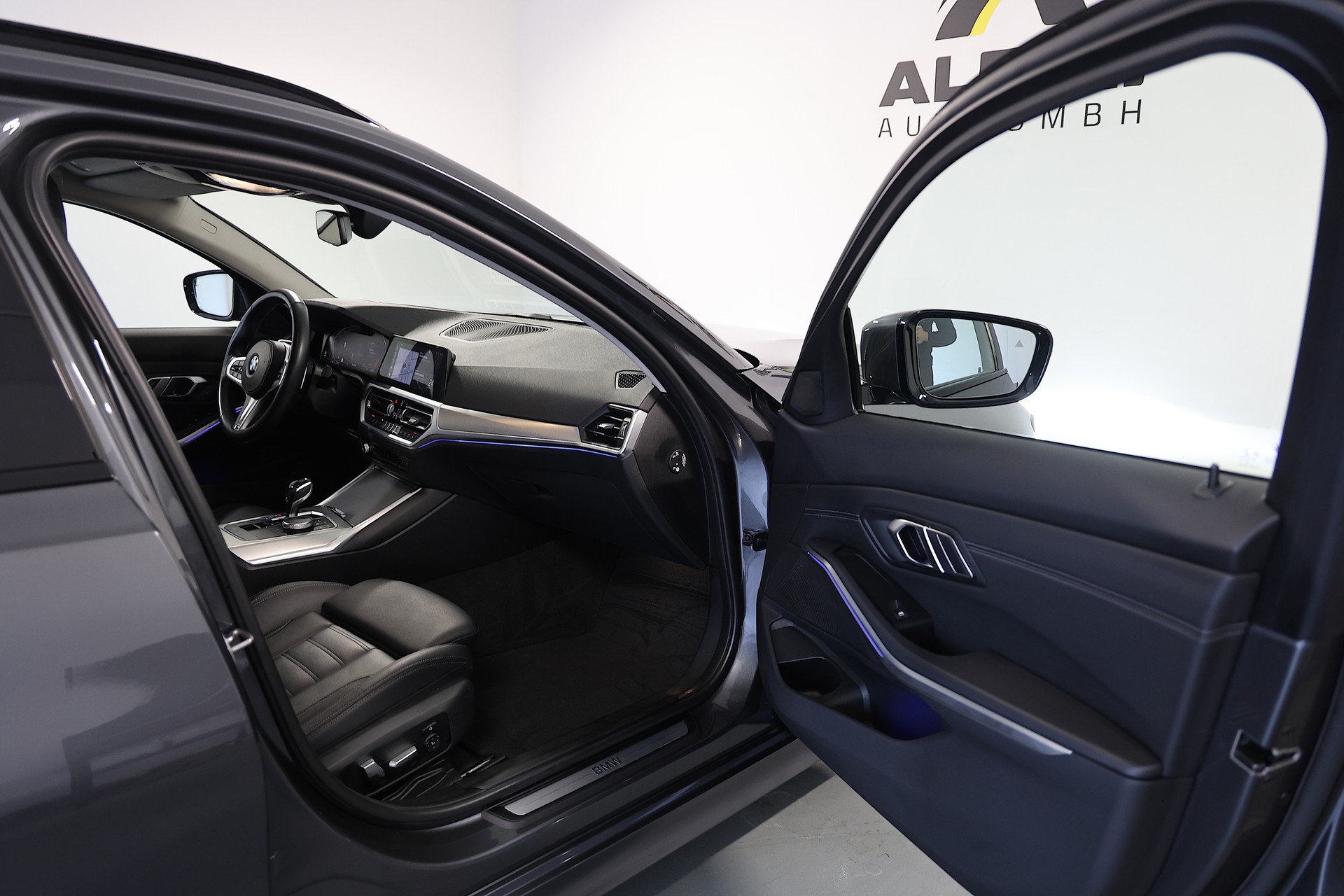 BMW 320d xDrive SAG Touring-image-10