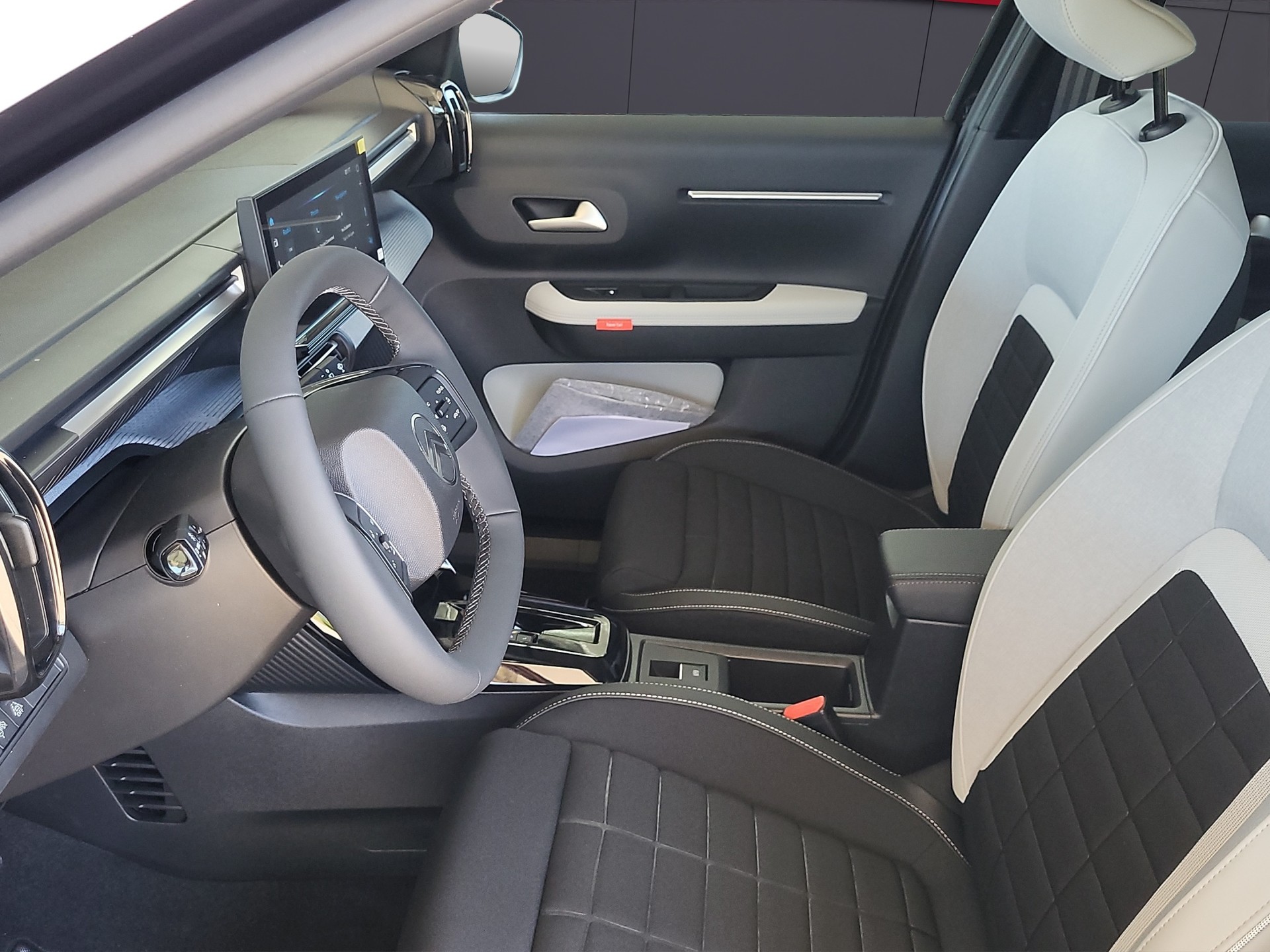 CITROEN C3 1.2 MHEV Max-image-4