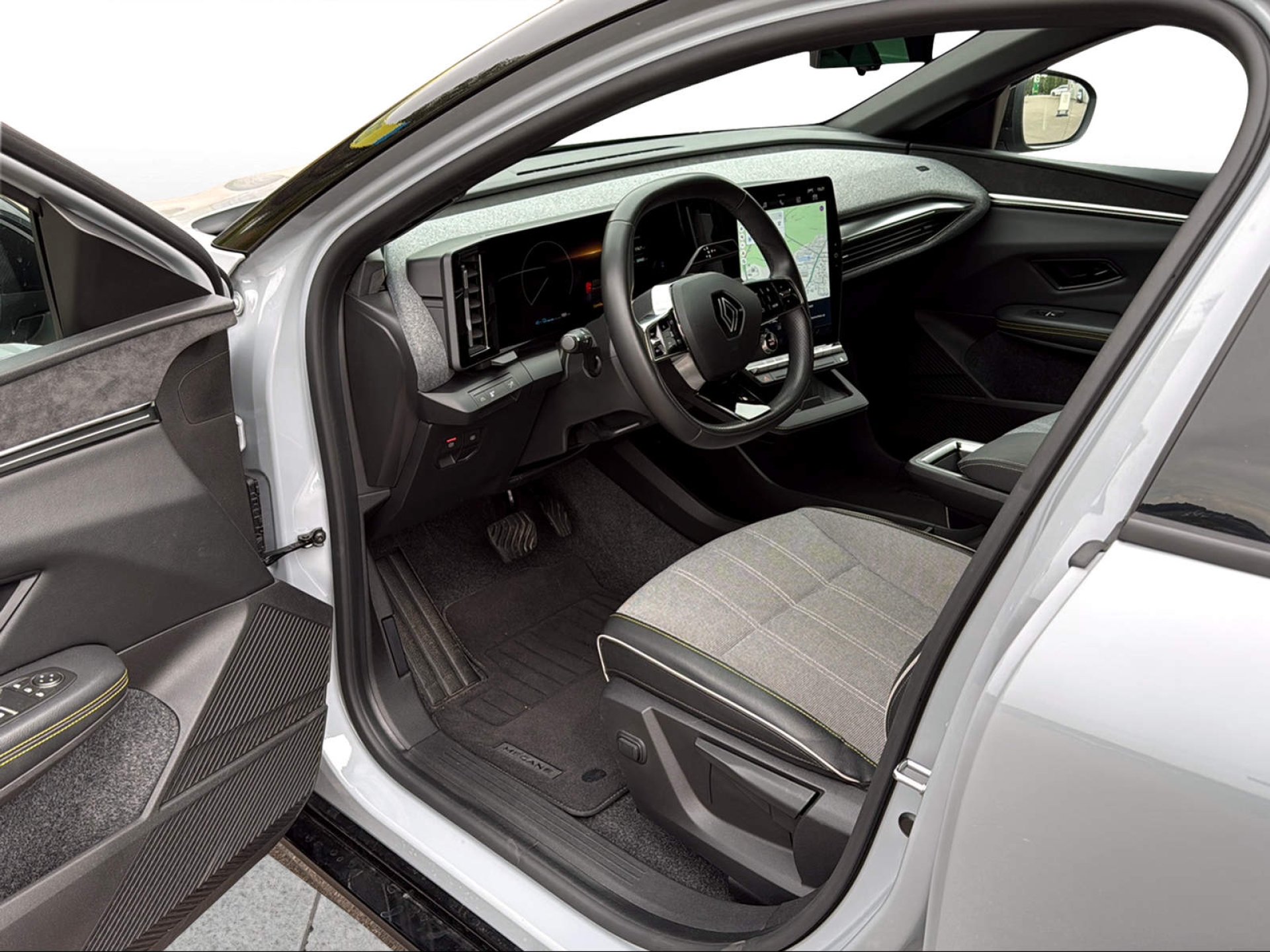 RENAULT Mégane E-Tech techno-image-9