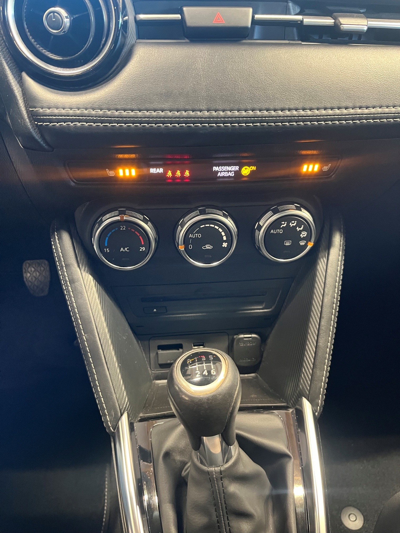 MAZDA 2 SKYACTIV-G 115 Revolution-image-14
