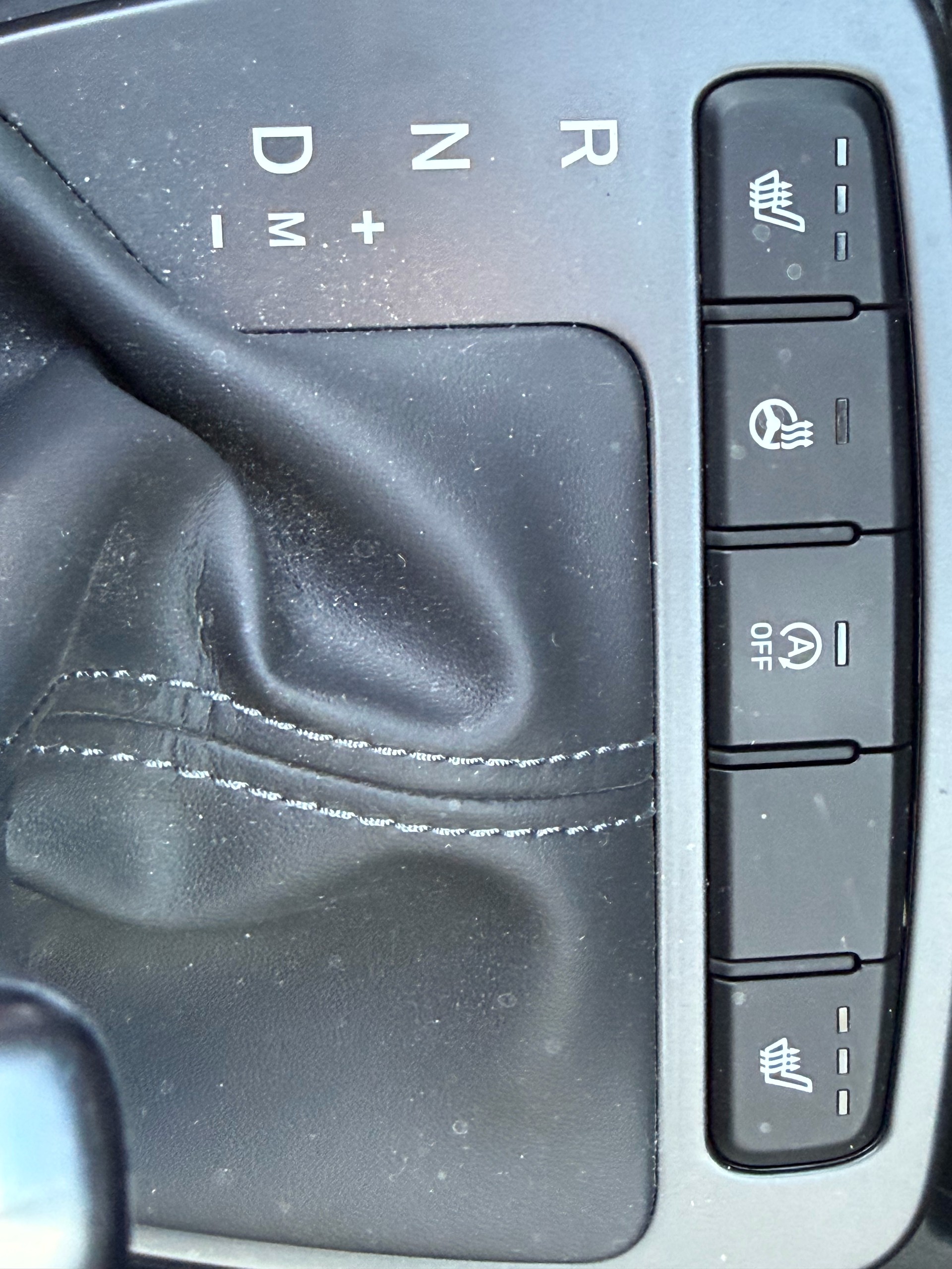 HYUNDAI i10 1.2 Amplia Automat-image-15
