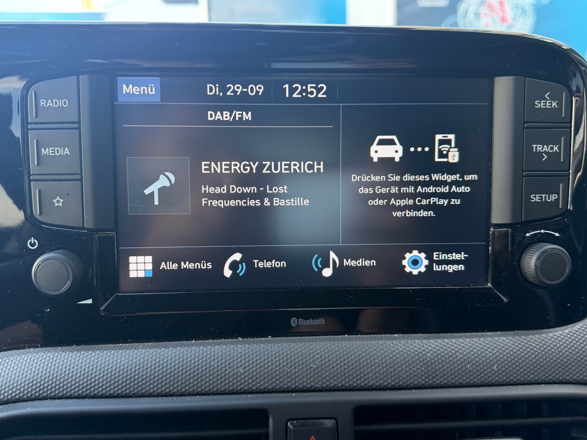 HYUNDAI i10 1.2 Amplia Automat-image-23