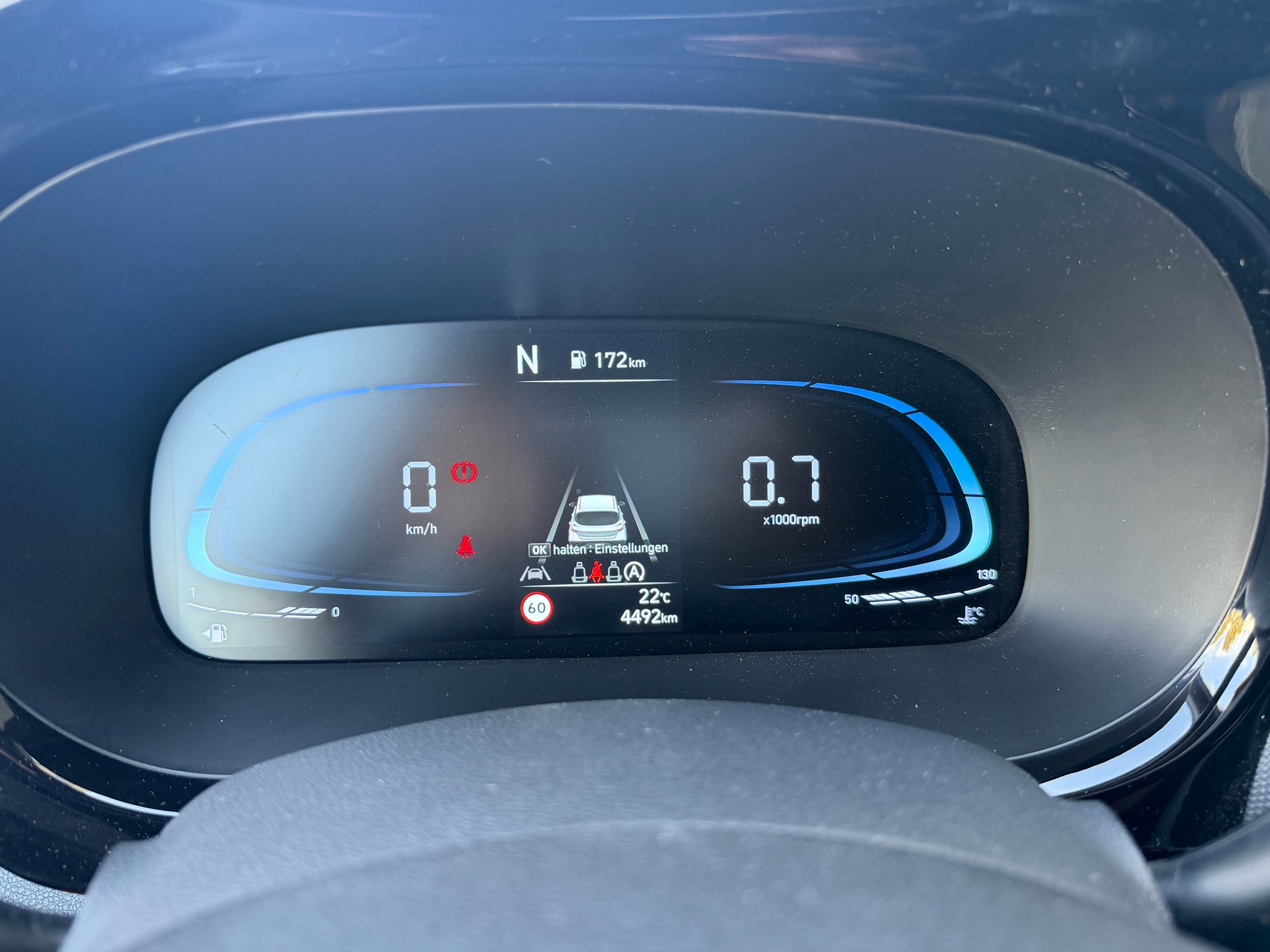HYUNDAI i10 1.2 Amplia Automat-image-18