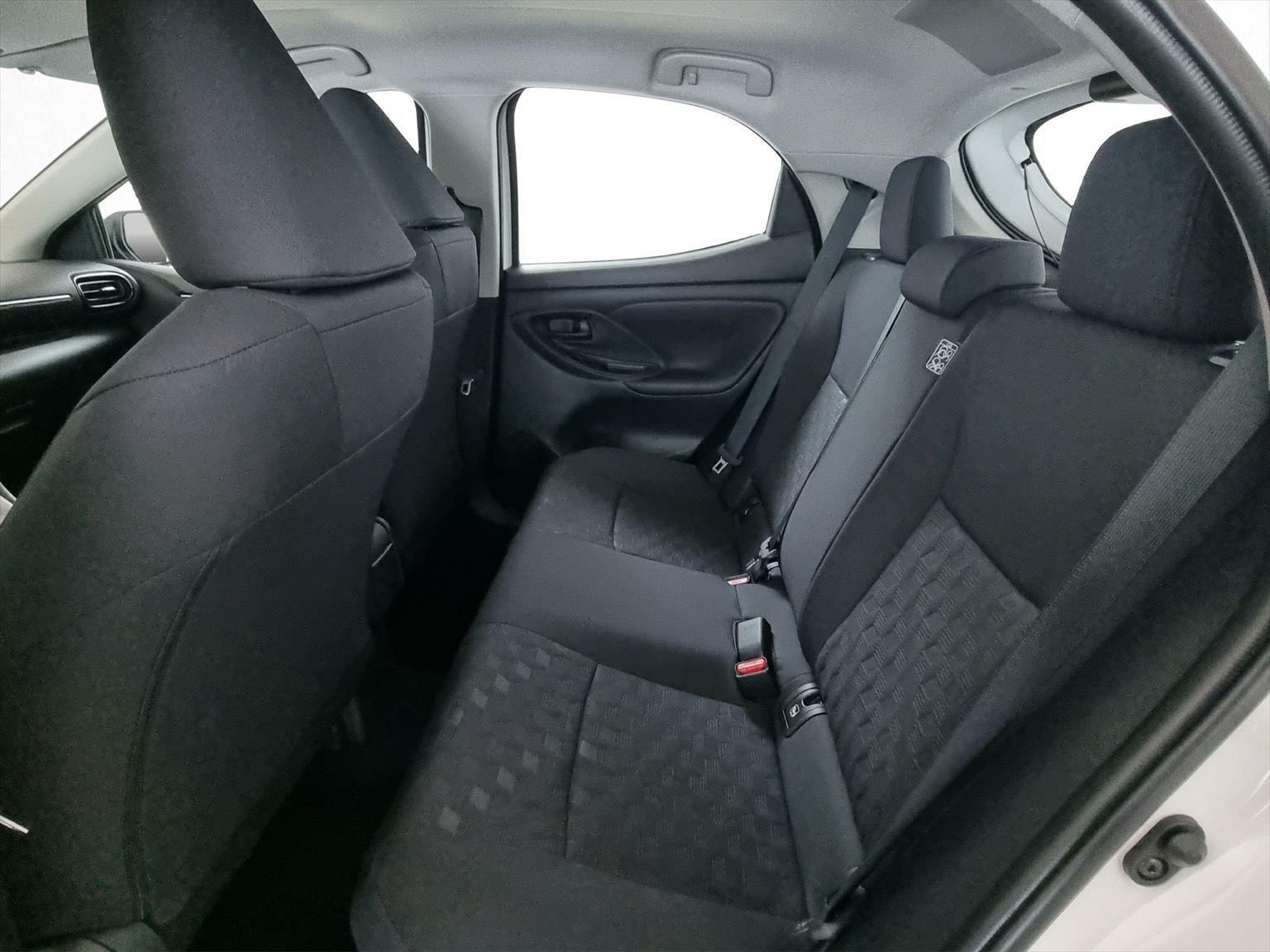 TOYOTA Yaris 1.5 Hybrid Active-image-6