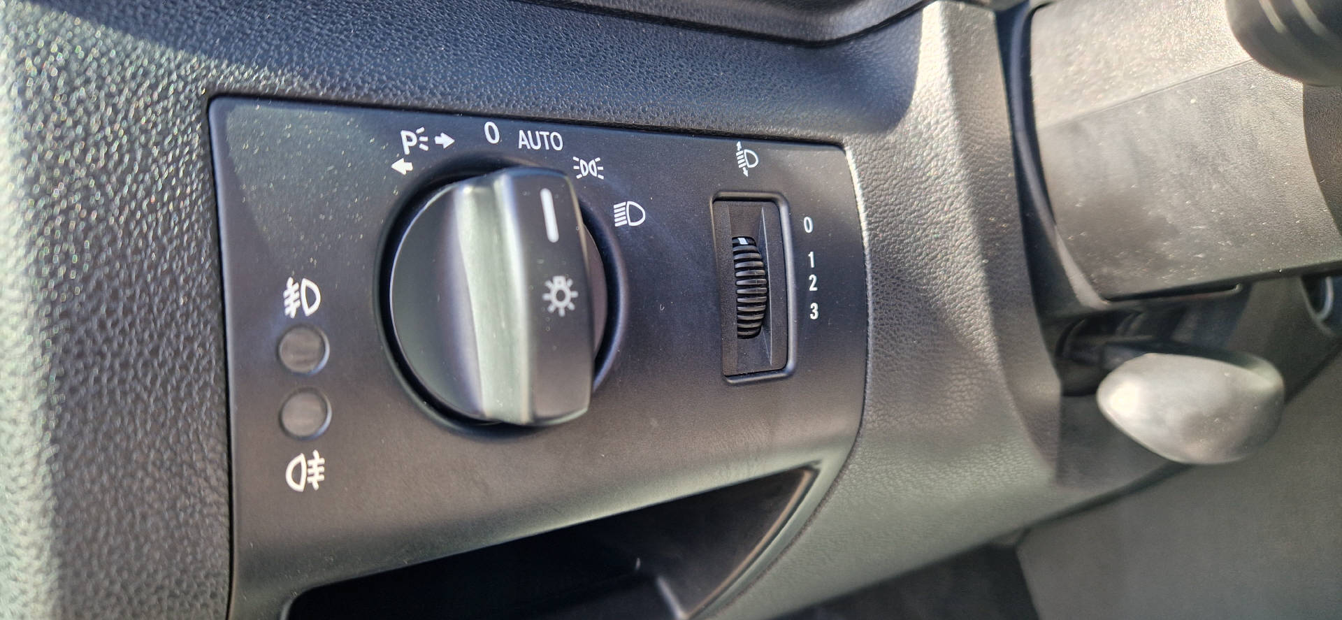 MERCEDES-BENZ A 150 Classic Automatic-image-11