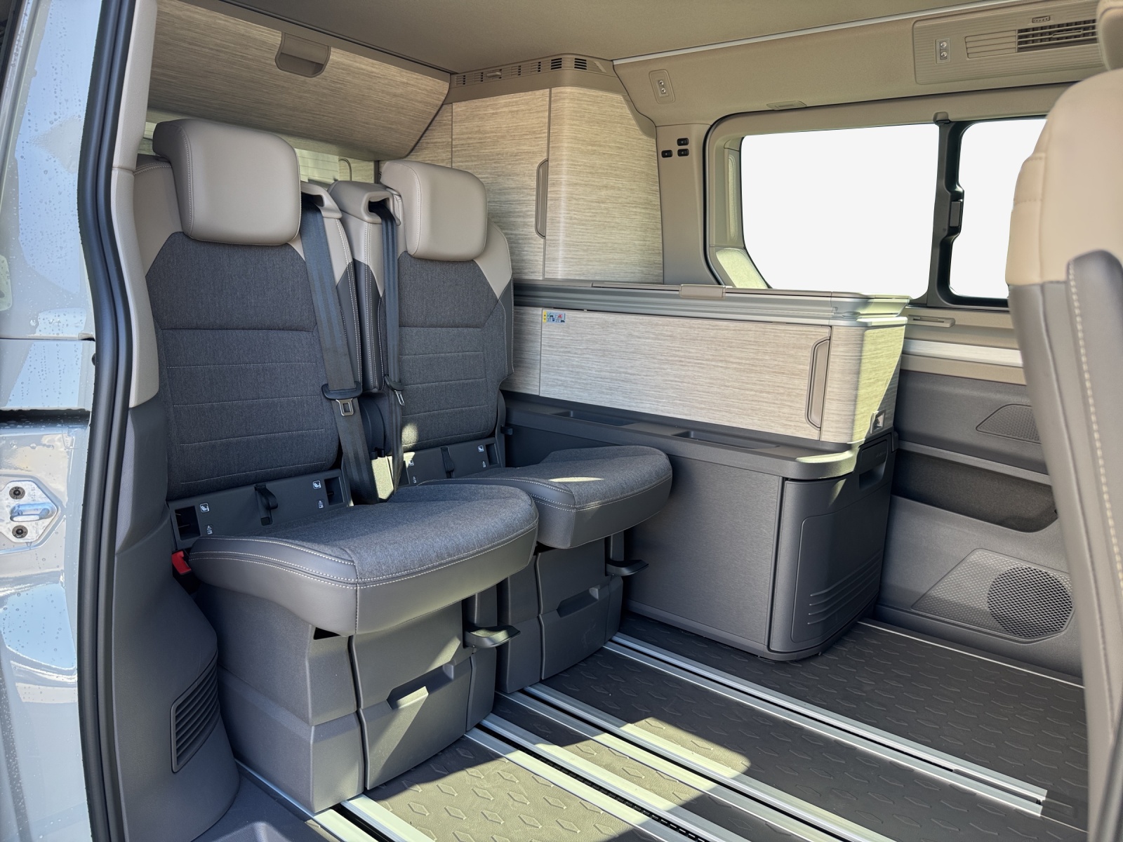 VW California 2.0 TDI Beach Ocean-image-11