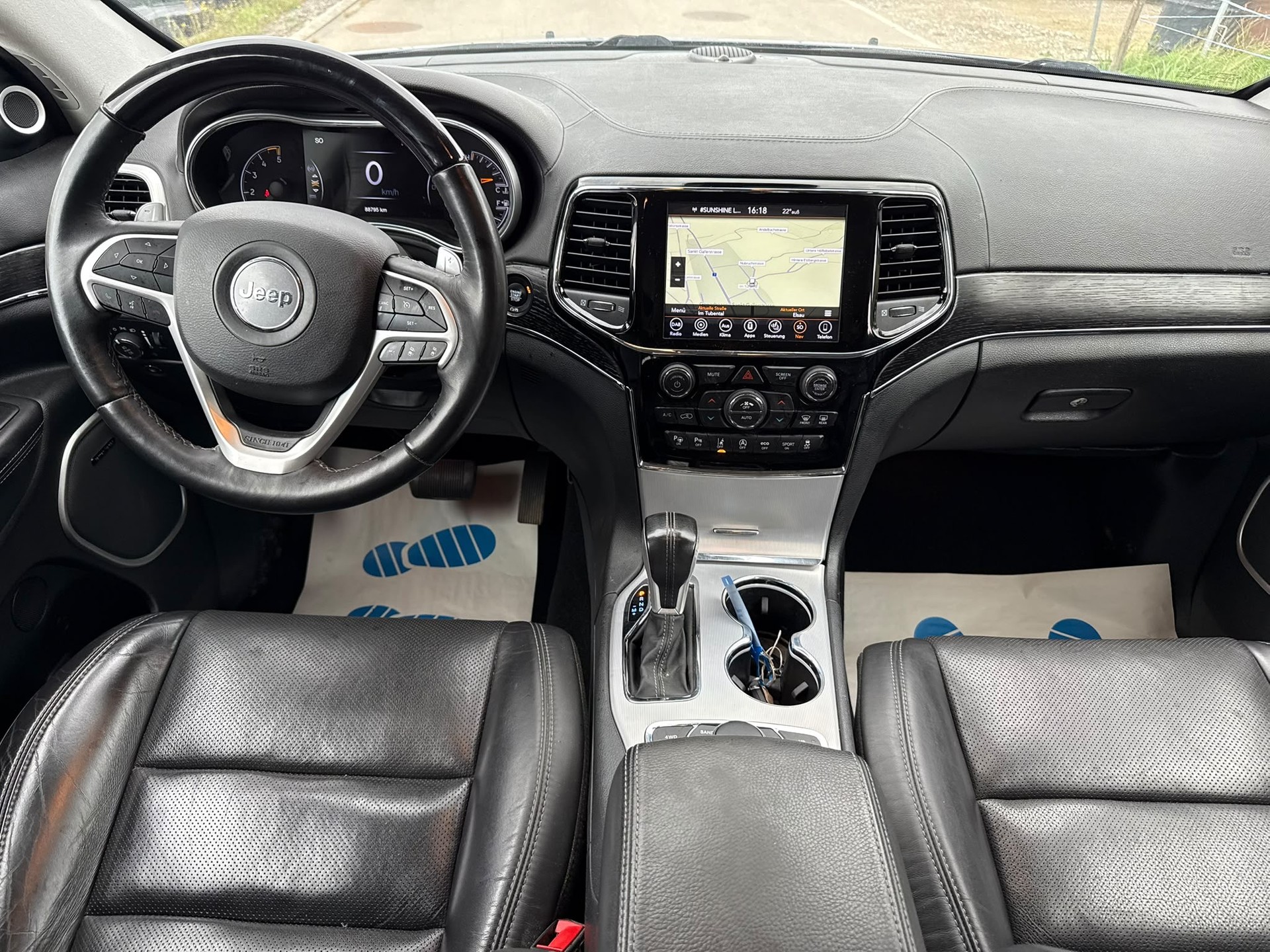 JEEP Grand Cherokee 3.0 CRD Summit Automatic-image-10