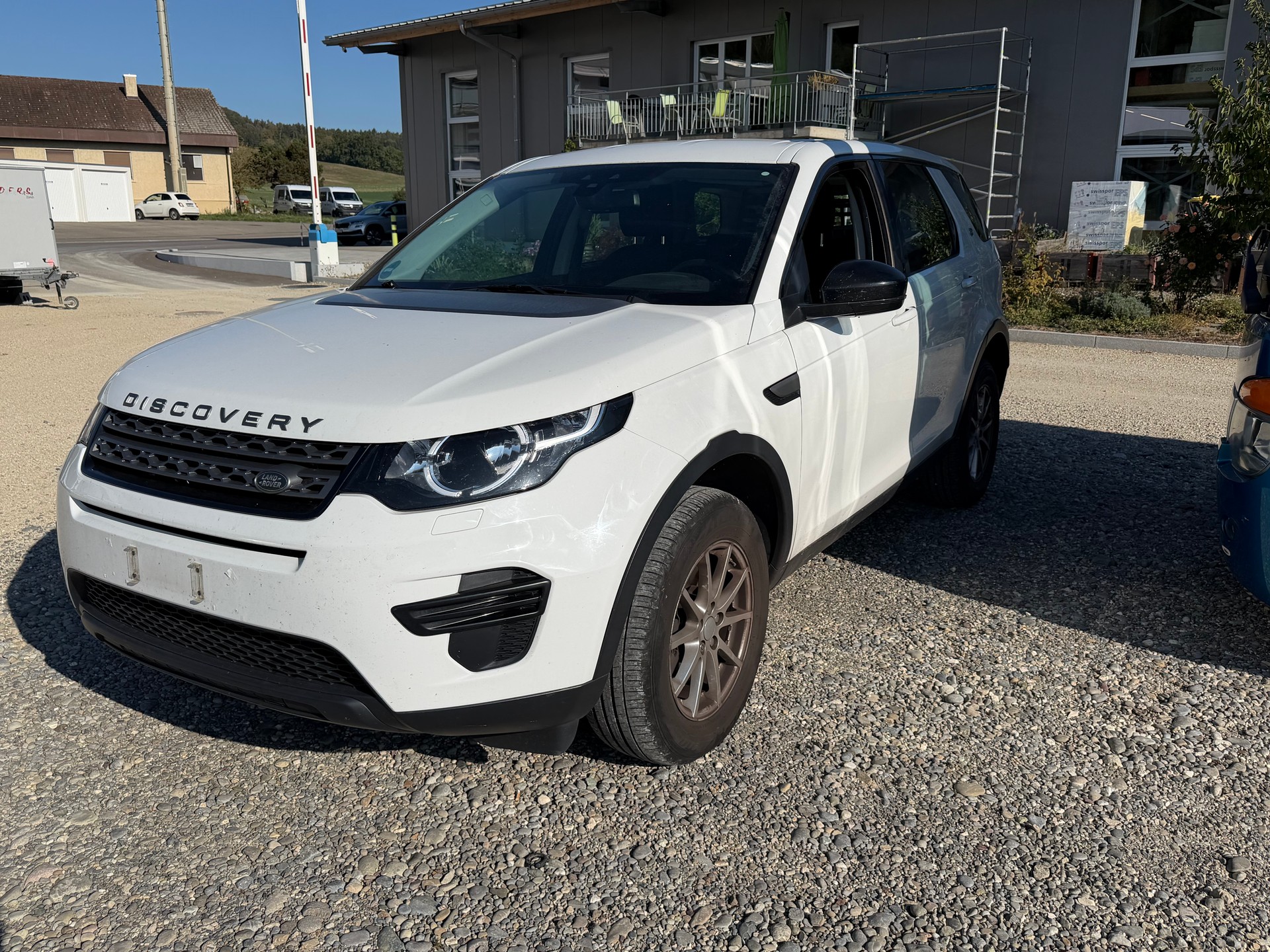 LAND ROVER Discovery Sport 2.0 TD4 SE-image-2