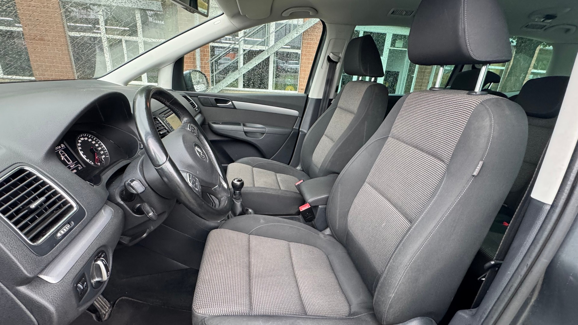 VW Sharan 2.0 TDI BMT Comfortline 4Motion-image-6