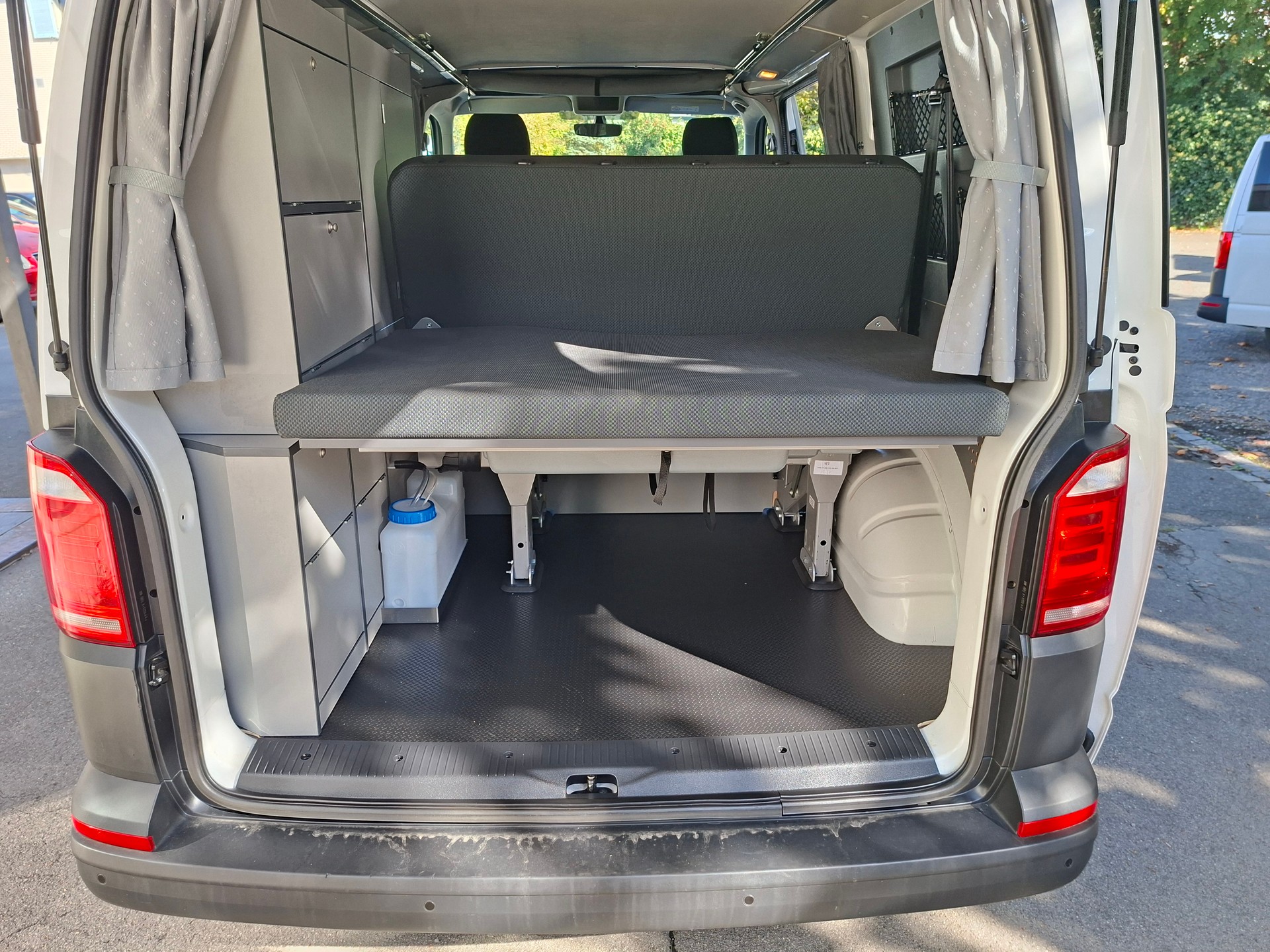 VW T6 2.0 TDI 150PS DSG AUTOMAT MareMonti COMFORT Camper 5Sitze-image-15