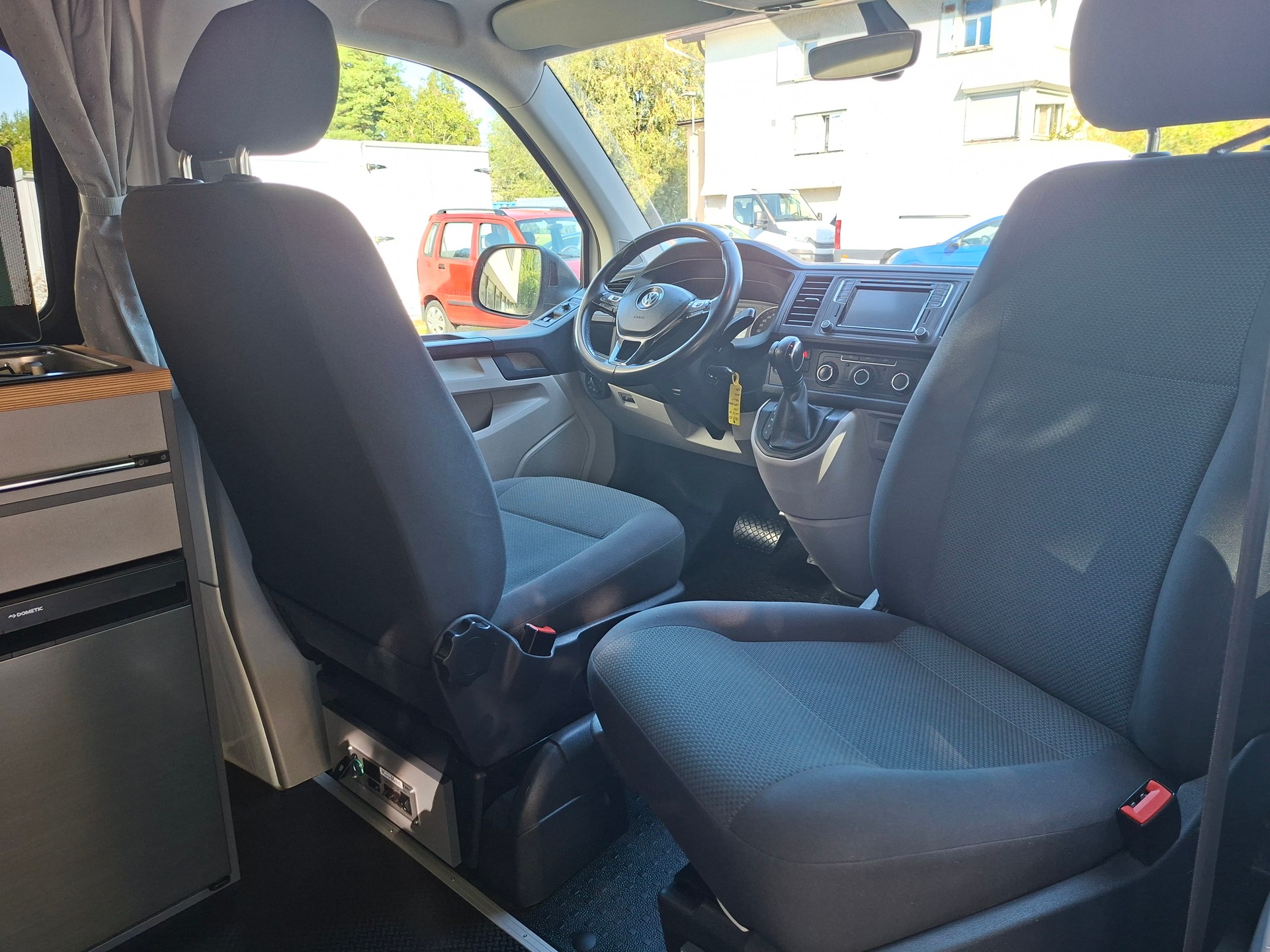 VW T6 2.0 TDI 150PS DSG AUTOMAT MareMonti COMFORT Camper 5Sitze-image-6