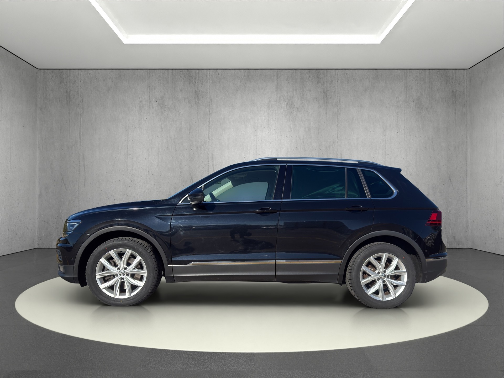 VW Tiguan 2.0TSI Sound 4Motion DSG-image-1