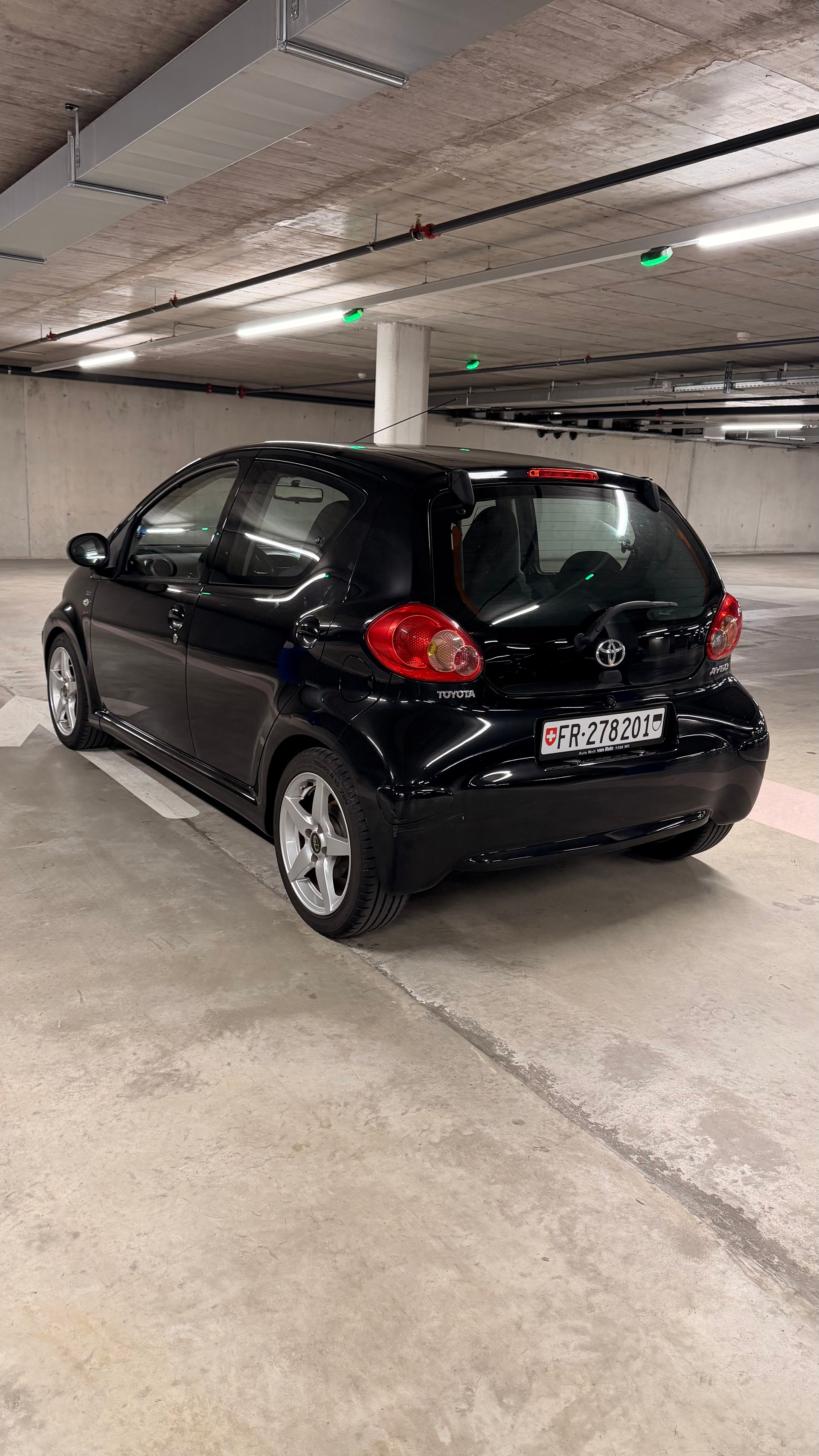 TOYOTA Aygo 1.0 Linea Luna-image-3