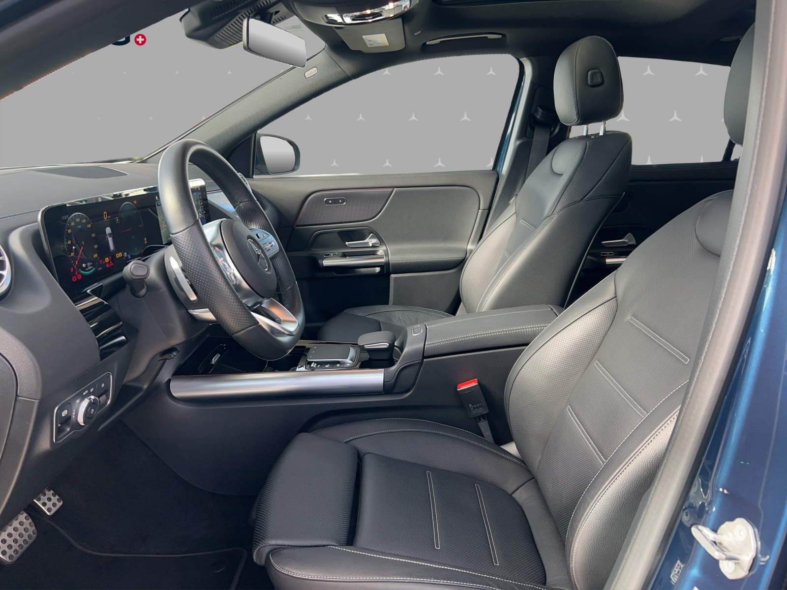 MERCEDES-BENZ EQA 300 AMG Line 4Matic-image-7