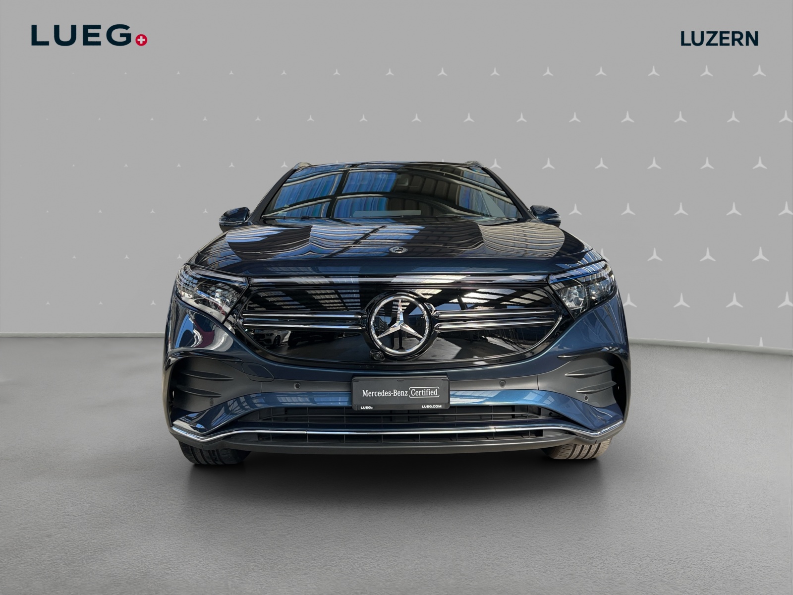 MERCEDES-BENZ EQA 300 AMG Line 4Matic-image-5