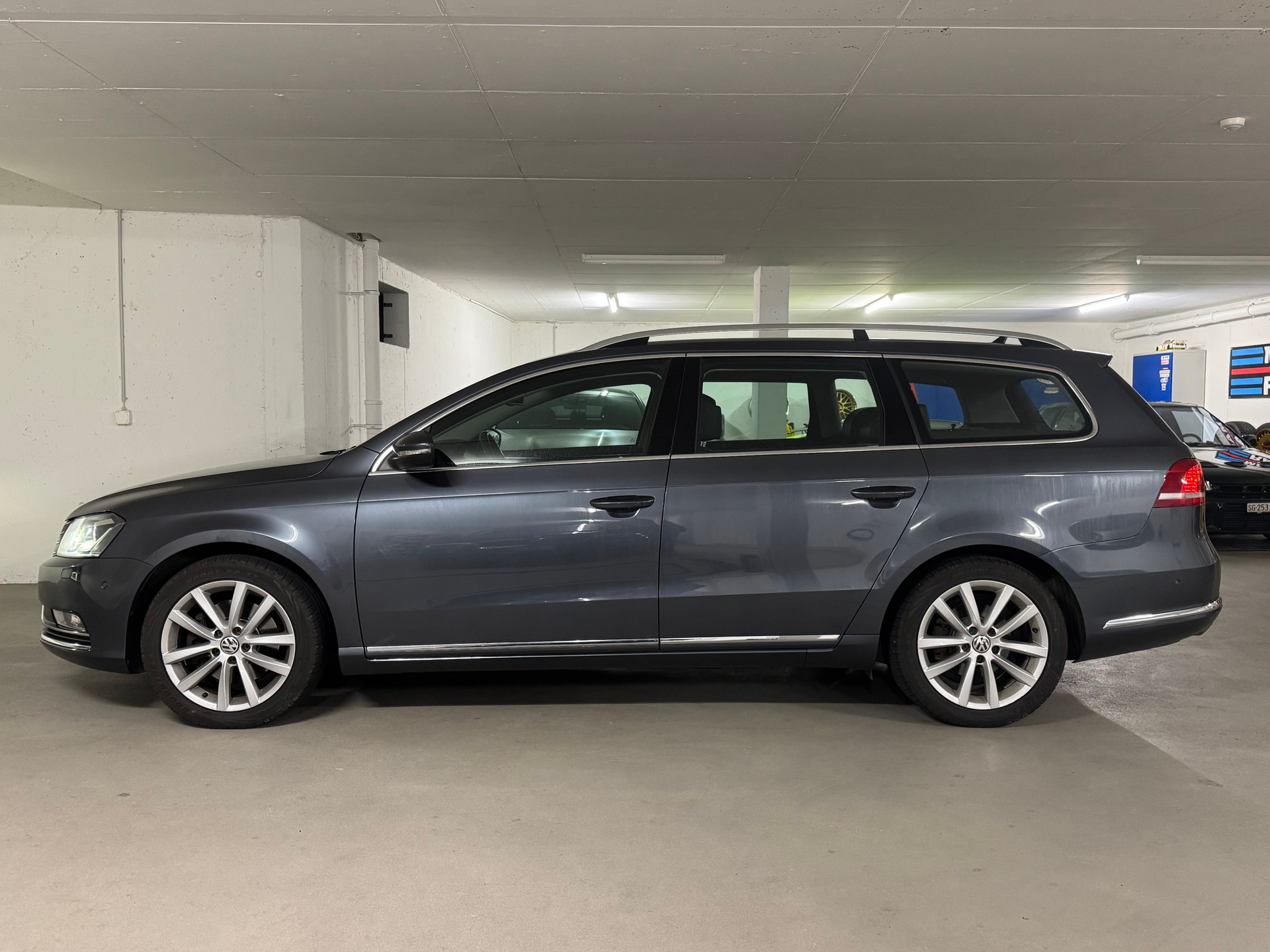 VW Passat Variant 2.0 TDI BMT Highline 4MDSG-image-3
