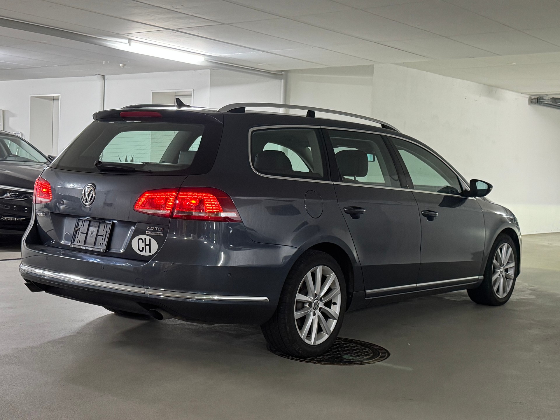 VW Passat Variant 2.0 TDI BMT Highline 4MDSG-image-6
