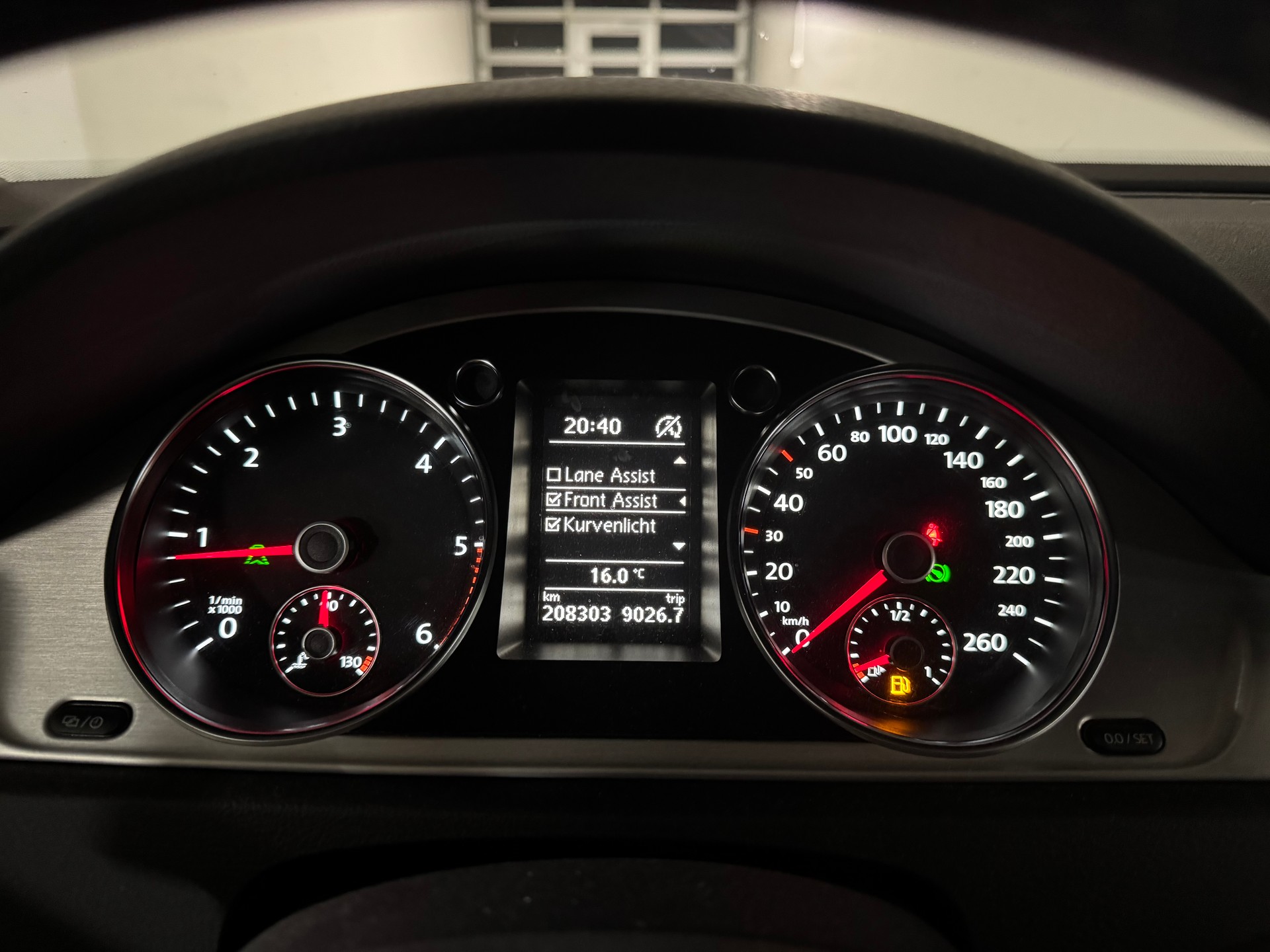 VW Passat Variant 2.0 TDI BMT Highline 4MDSG-image-14