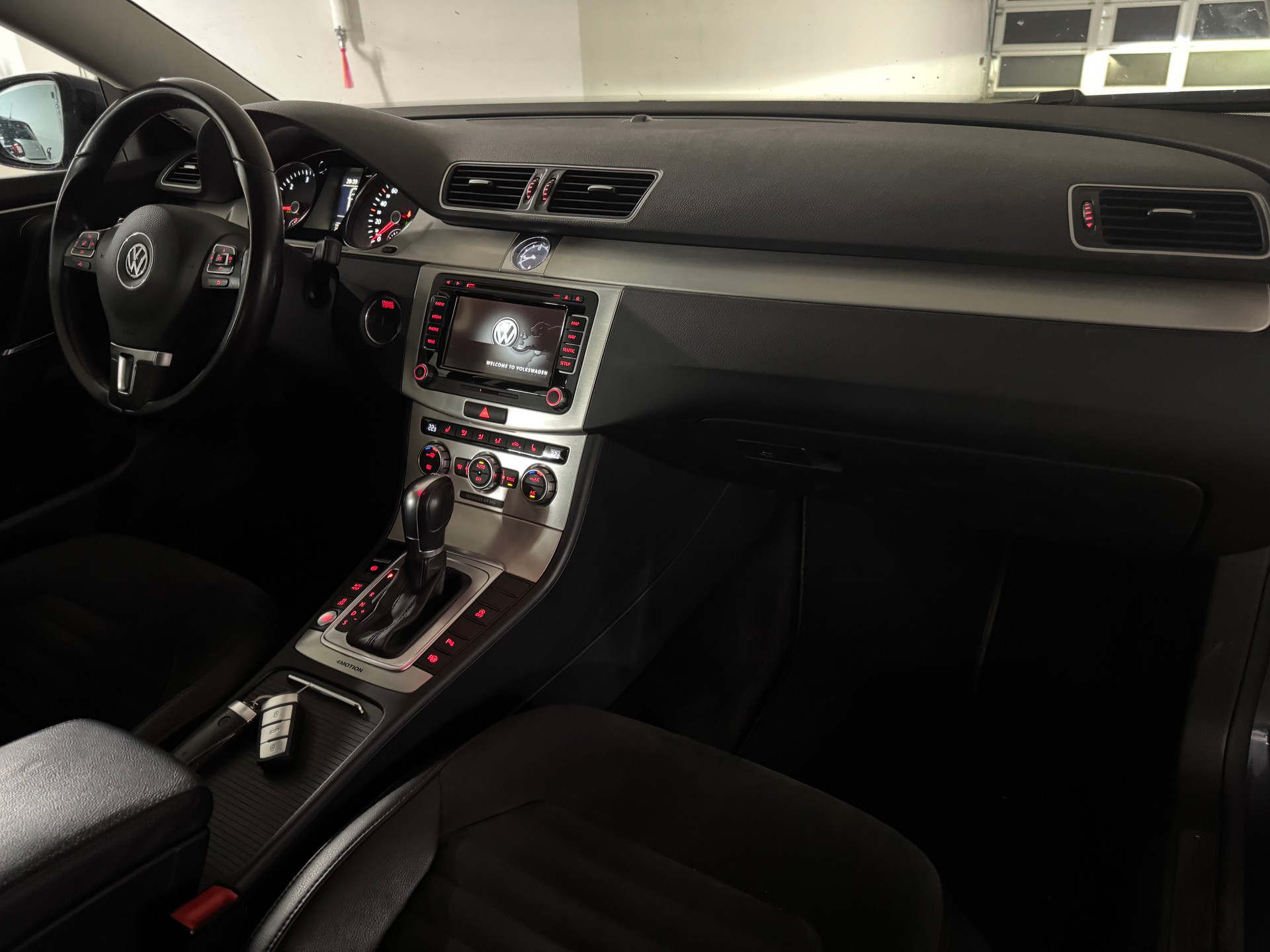 VW Passat Variant 2.0 TDI BMT Highline 4MDSG-image-11