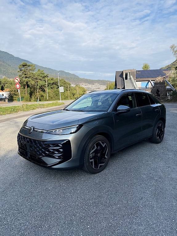 VW T-ROC-image-0