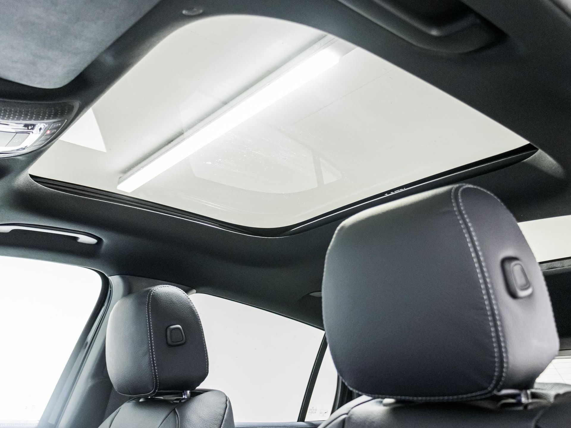 MERCEDES-BENZ GLA 220 d 4MATIC Swiss Star-image-8