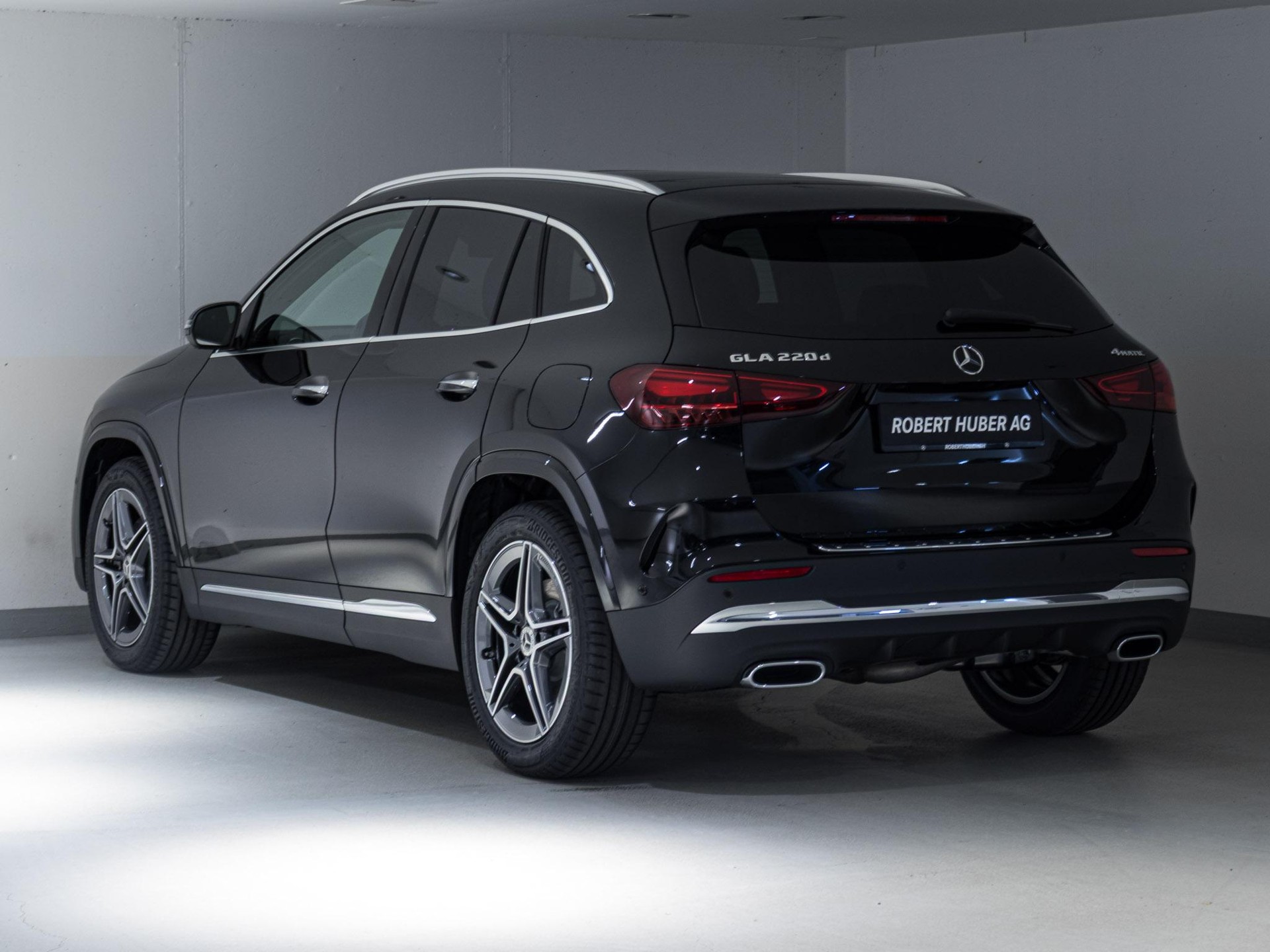 MERCEDES-BENZ GLA 220 d 4MATIC Swiss Star-image-3