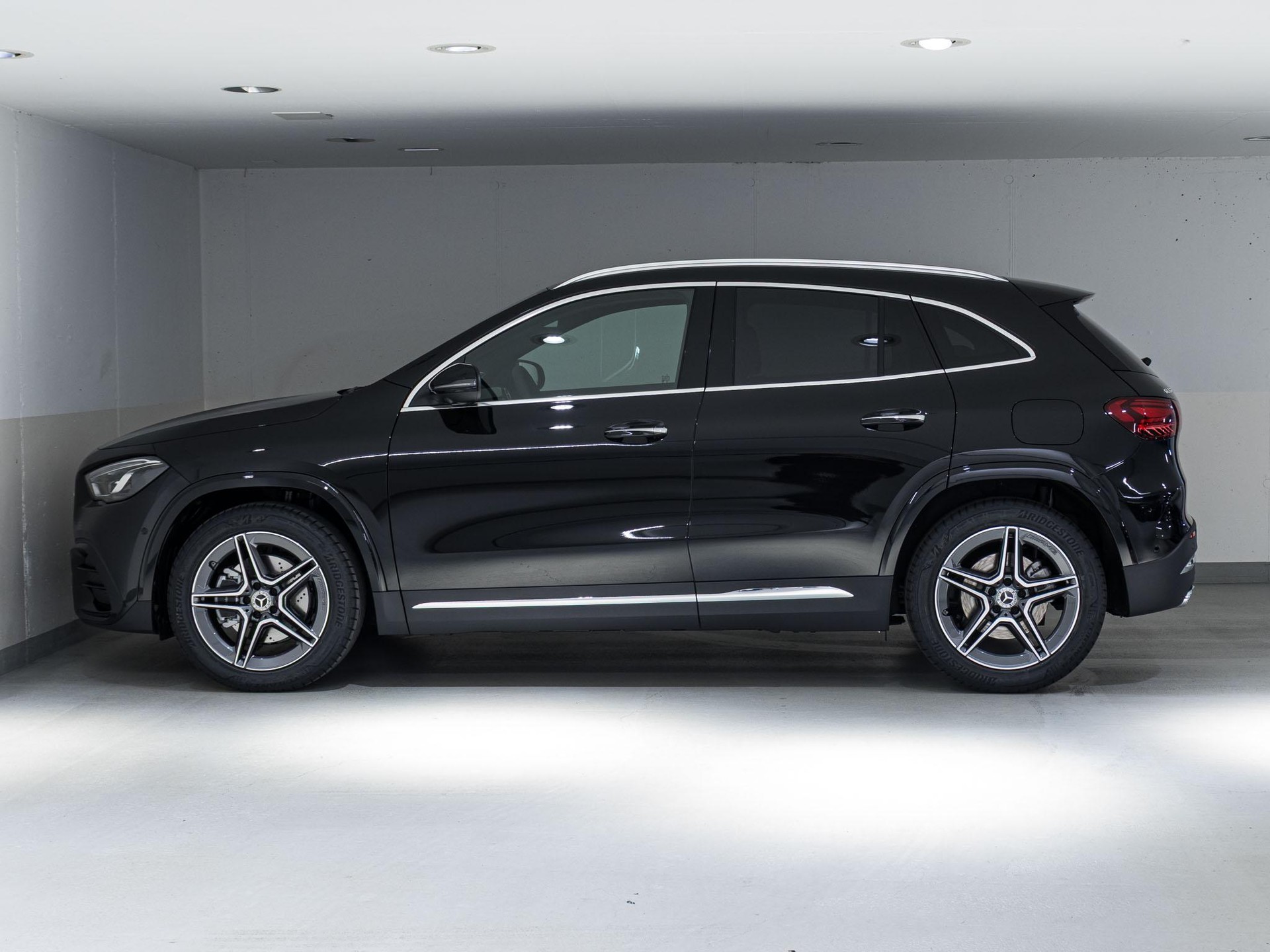 MERCEDES-BENZ GLA 220 d 4MATIC Swiss Star-image-4