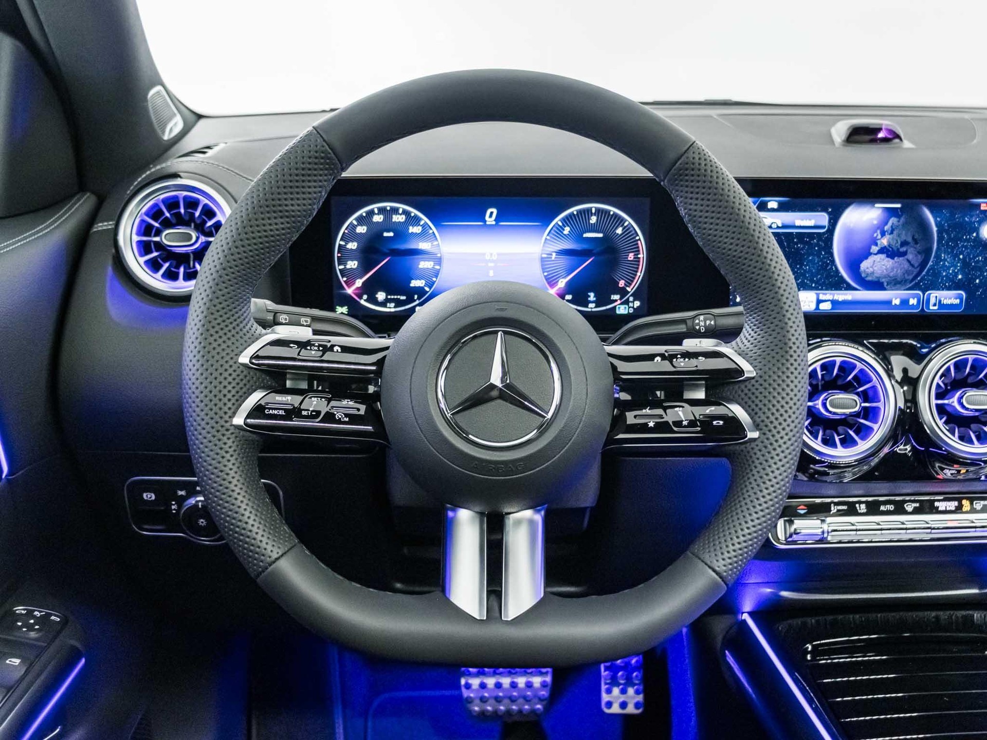 MERCEDES-BENZ GLA 220 d 4MATIC Swiss Star-image-10