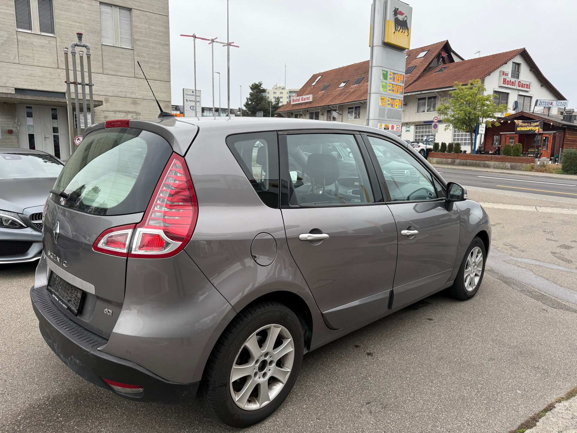 RENAULT Scénic 1.9 dCi Dynamique-image-5