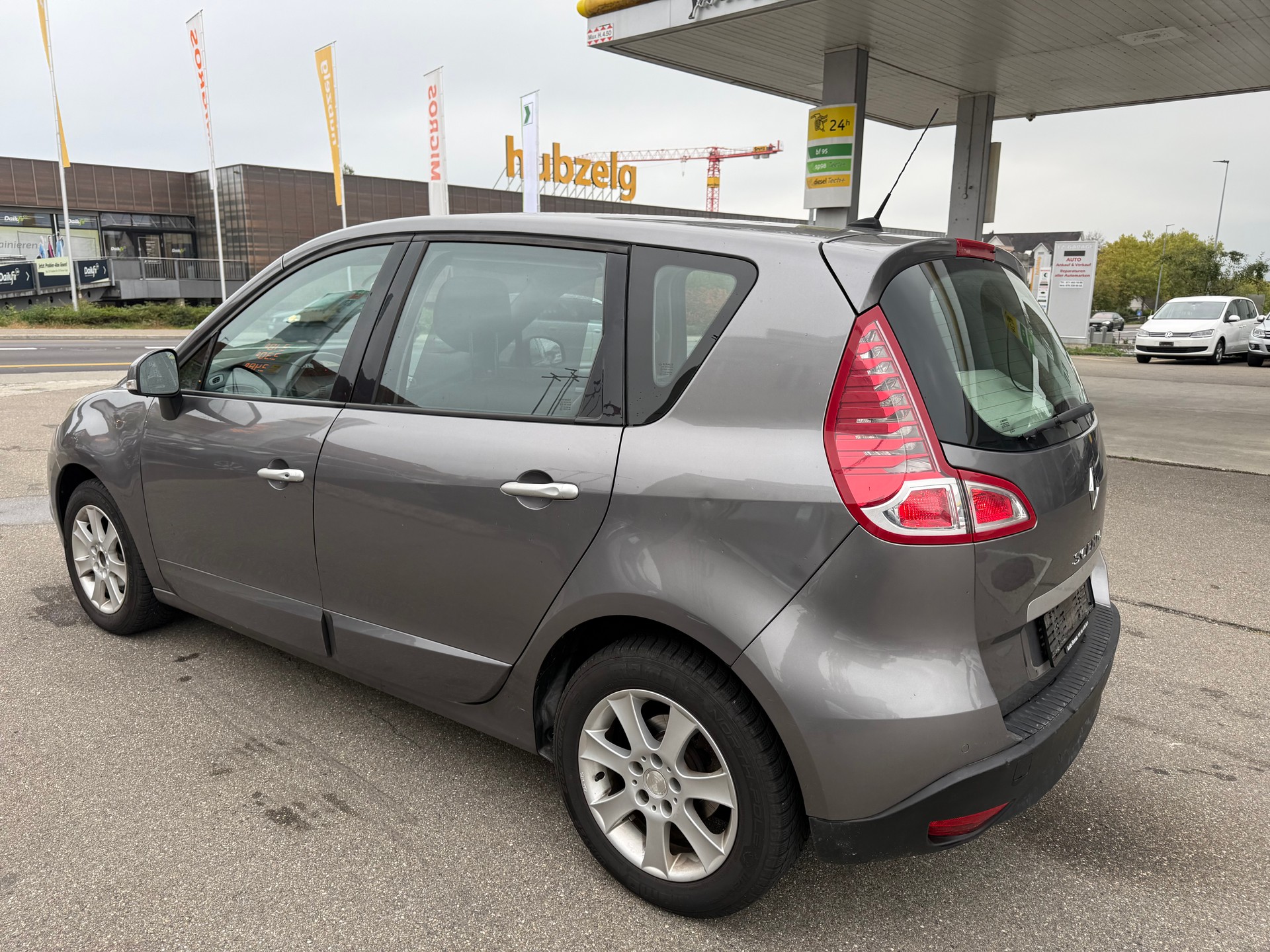 RENAULT Scénic 1.9 dCi Dynamique-image-4