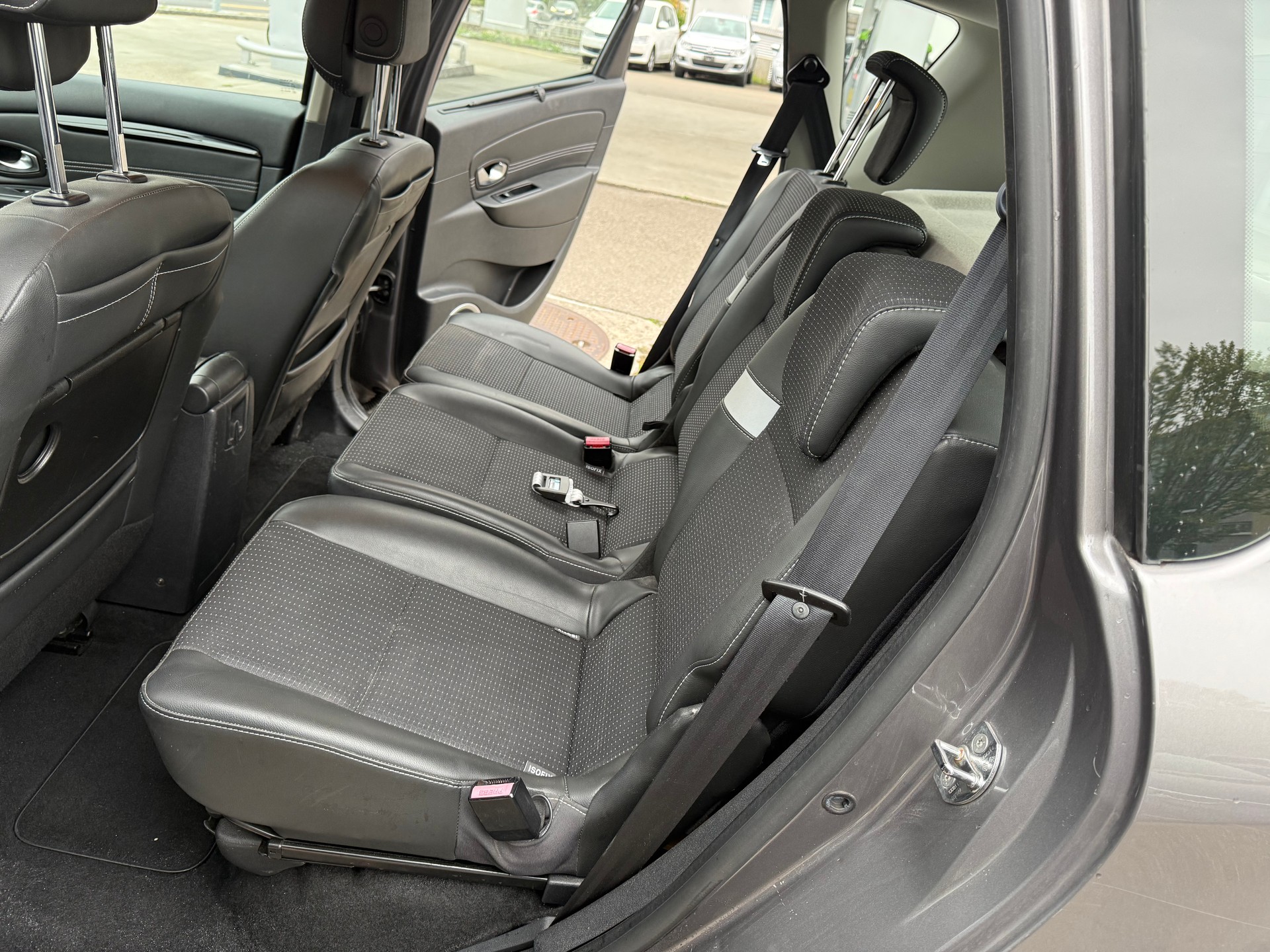 RENAULT Scénic 1.9 dCi Dynamique-image-10