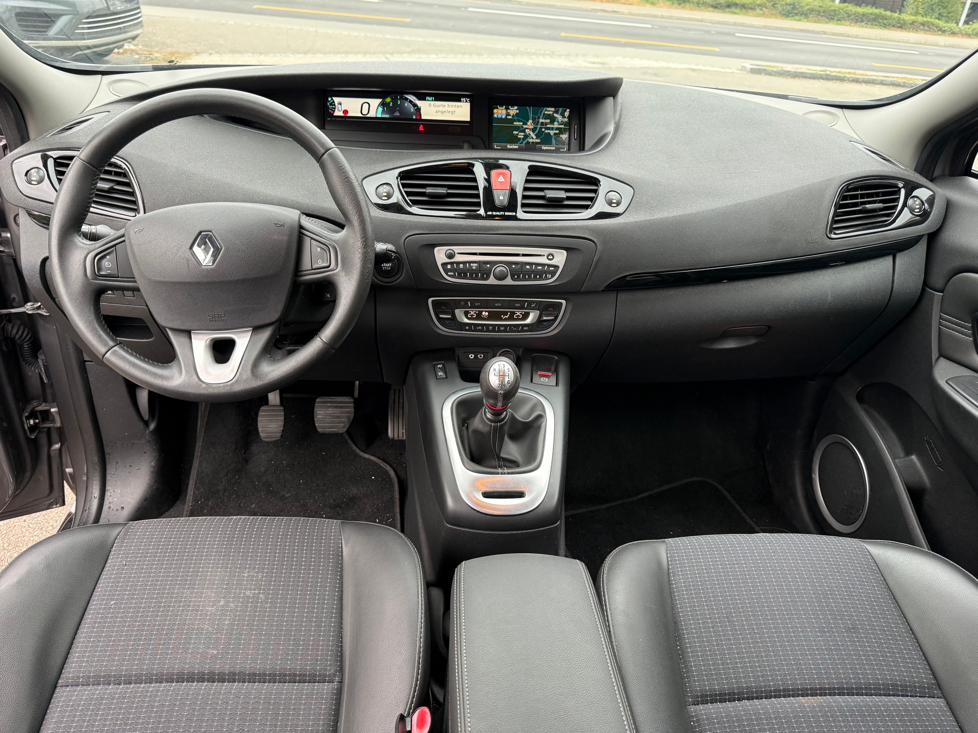 RENAULT Scénic 1.9 dCi Dynamique-image-6