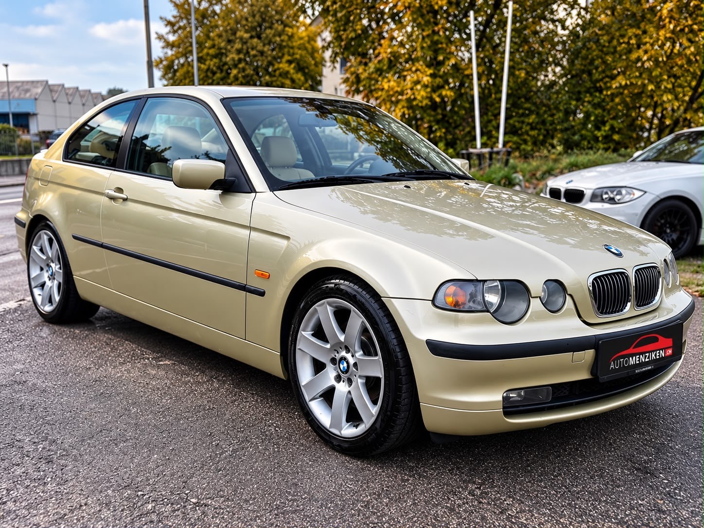 BMW 320td Compact-image-0