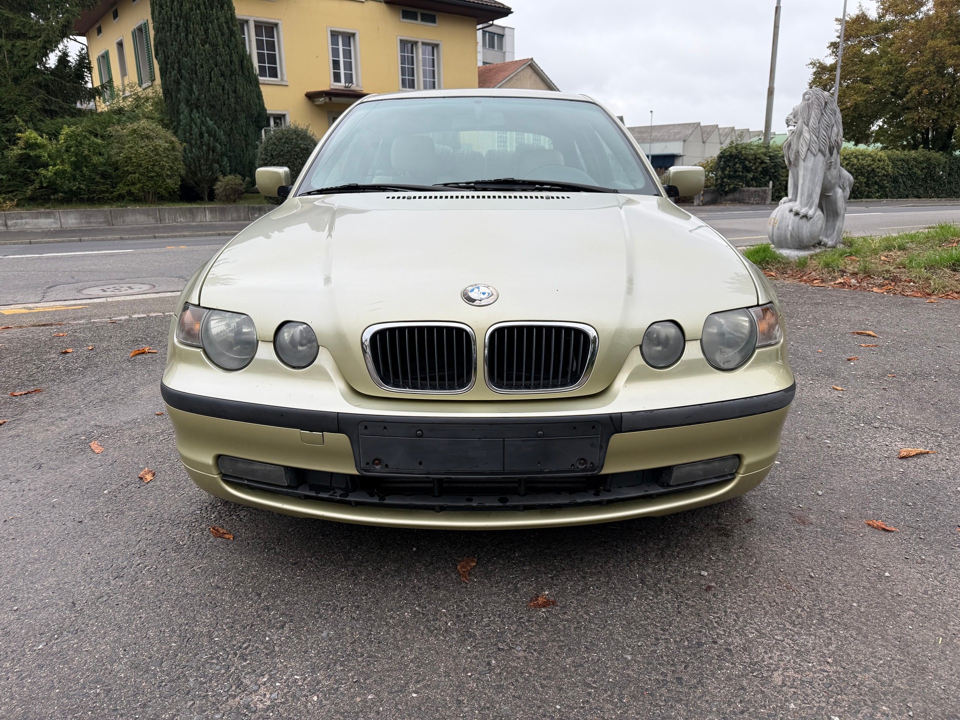 BMW 320td Compact-image-1