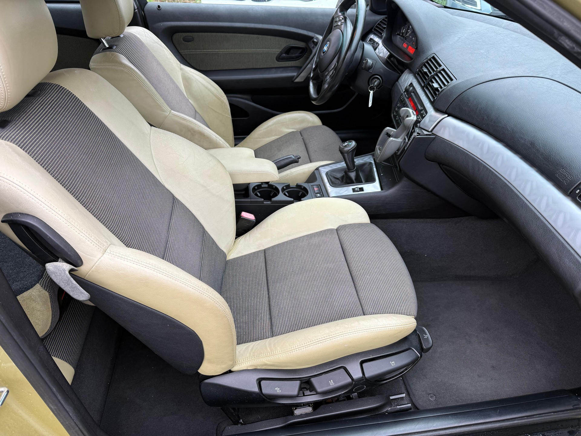 BMW 320td Compact-image-6