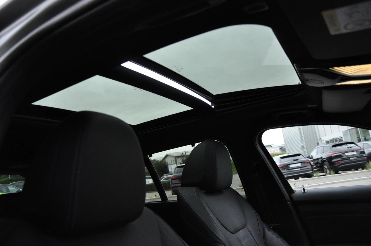 BMW 320d xDrive 48V Touring Steptronic M Sport Pro-image-18