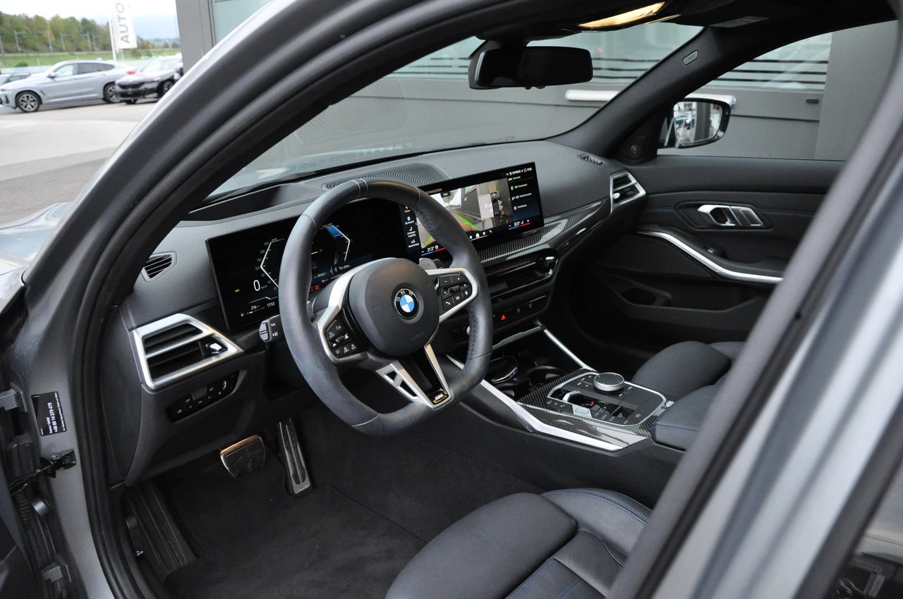 BMW 320d xDrive 48V Touring Steptronic M Sport Pro-image-17