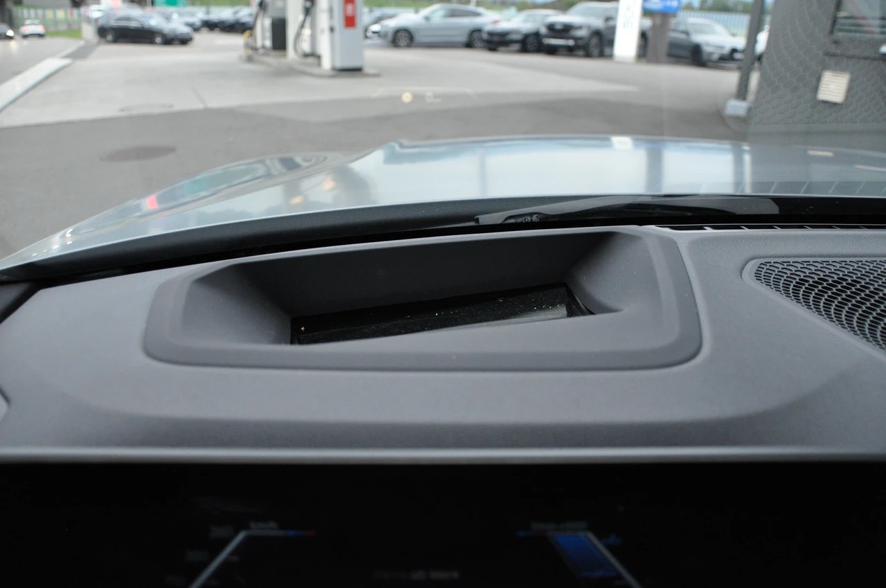 BMW 320d xDrive 48V Touring Steptronic M Sport Pro-image-19