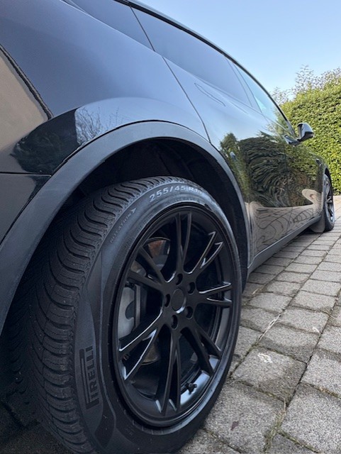 TESLA Model Y AWD Long Range + tow bar-image-5