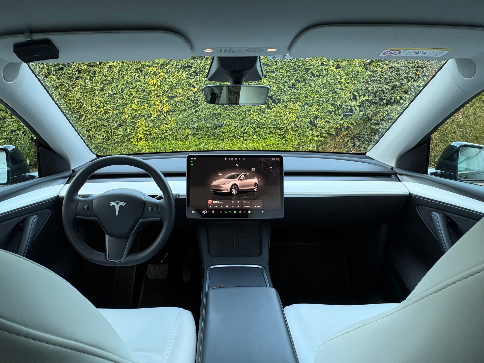 TESLA Model Y AWD Long Range + tow bar-image-6