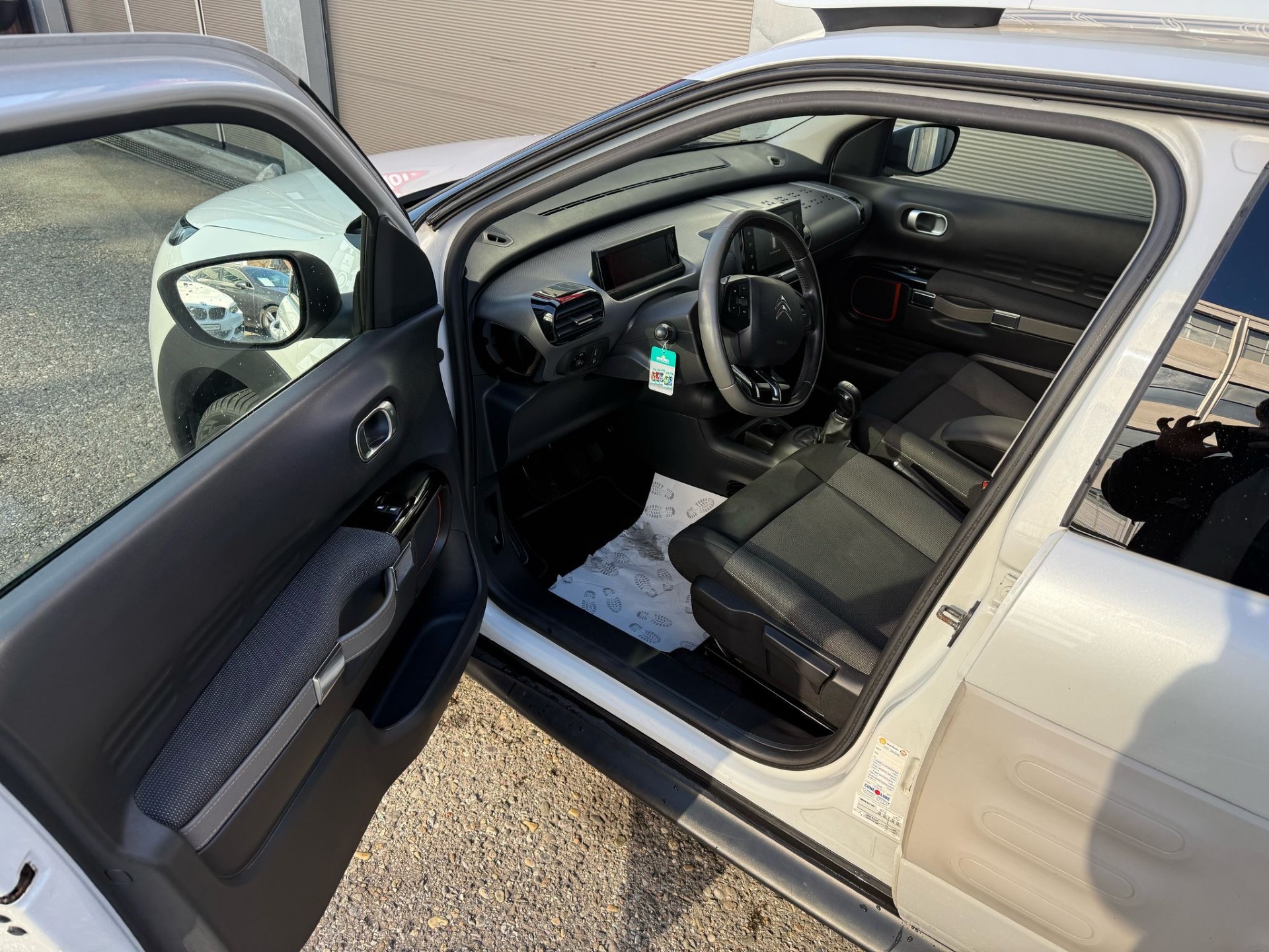 CITROEN C4 Cactus 1.2 e-THP Rip Curl-image-9